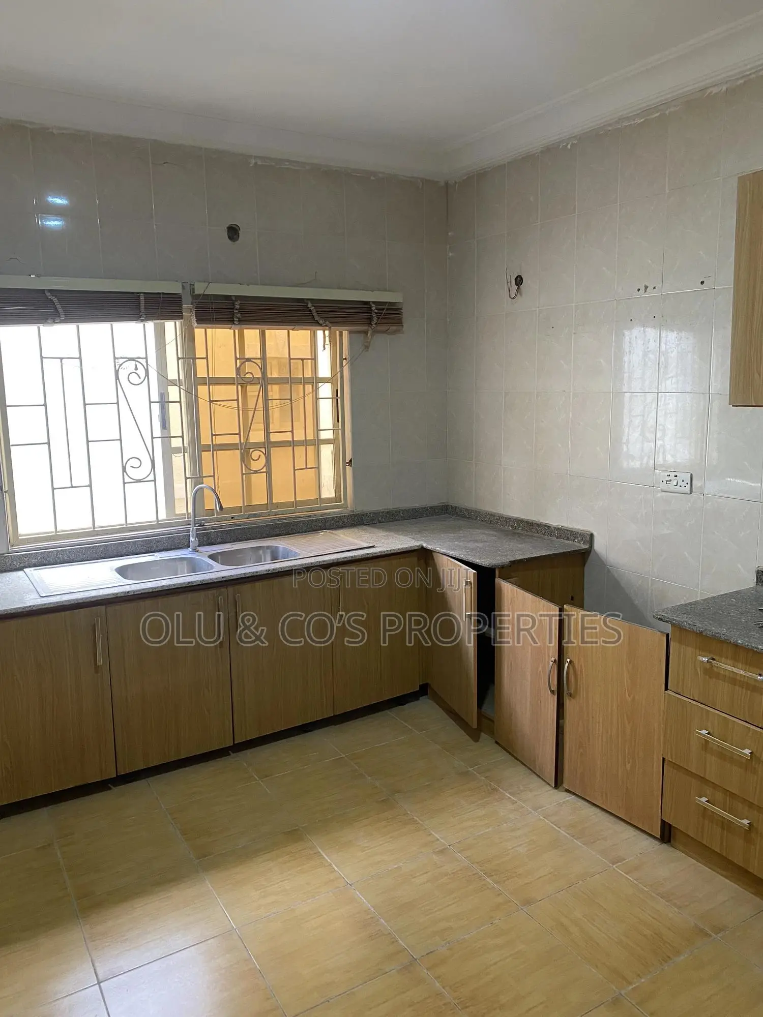 3bdrm Bungalow in Fortroyal Estate, Lugbe District for rent in Lugbe District