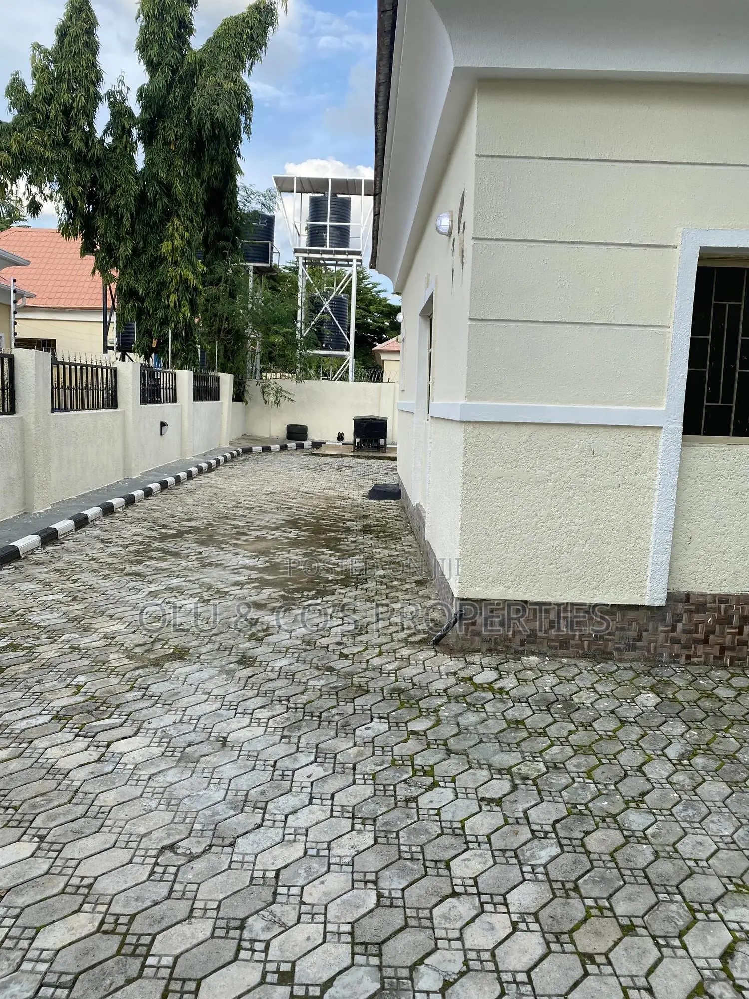 3bdrm Bungalow in Fortroyal Estate, Lugbe District for rent in Lugbe District