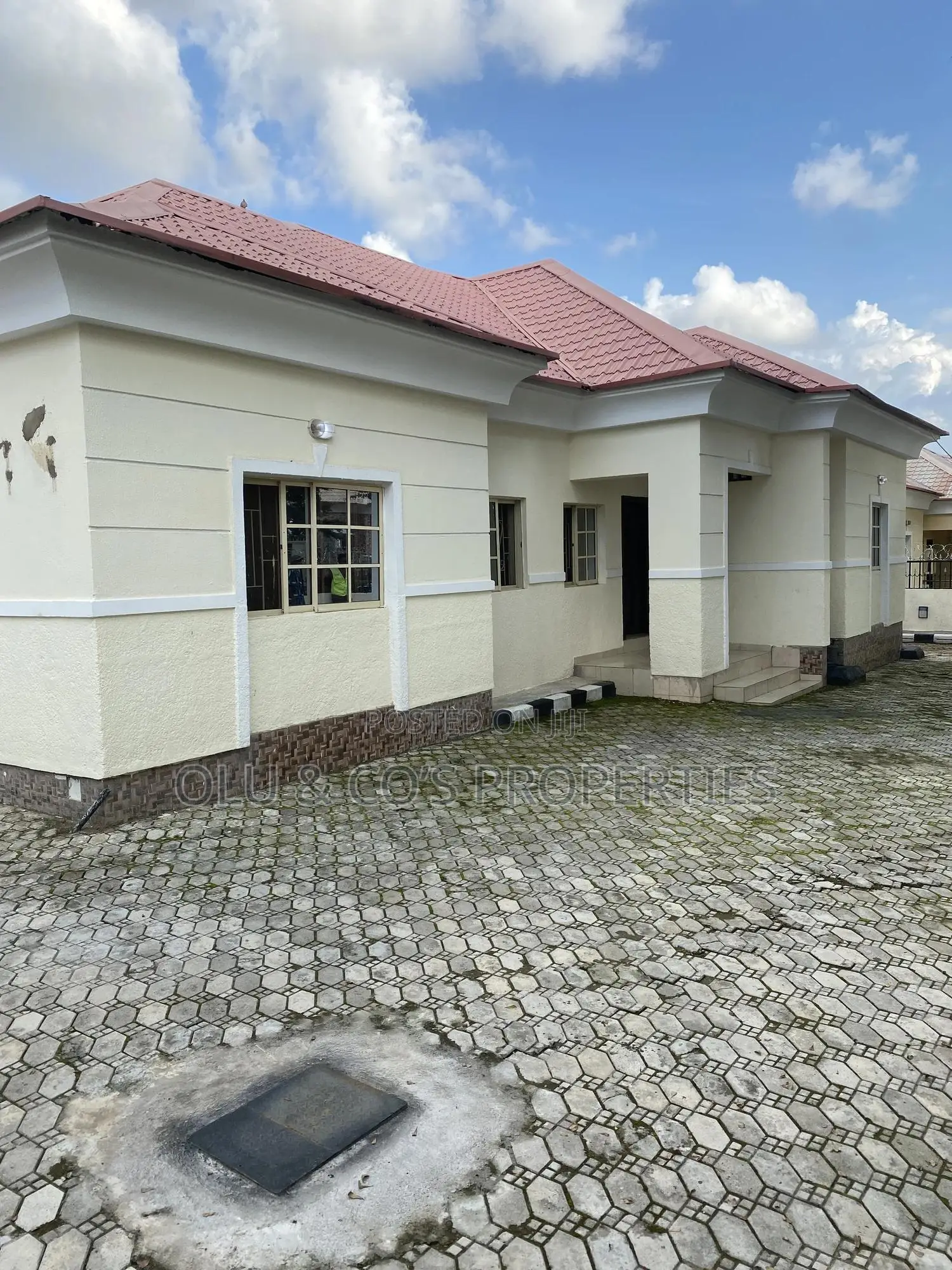 3bdrm Bungalow in Fortroyal Estate, Lugbe District for rent in Lugbe District
