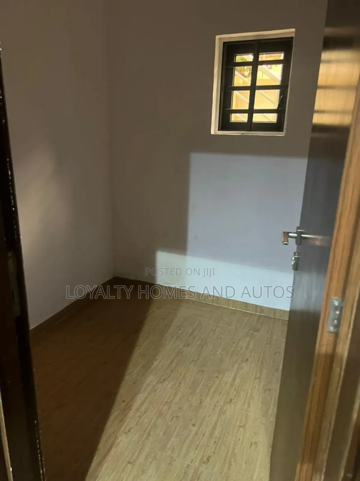 4bdrm Duplex in Opposite Redemption, Shimawa for sale in Shimawa