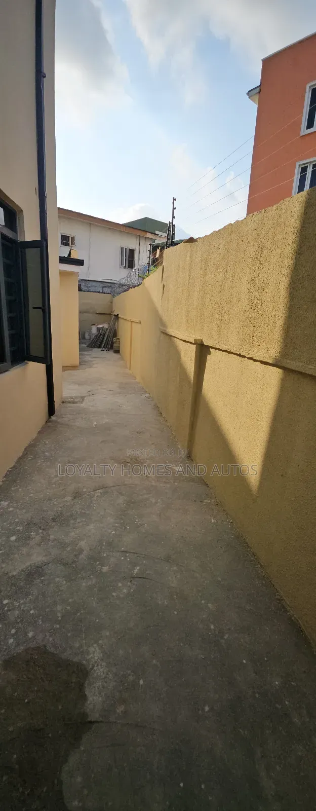 4bdrm Duplex in Opposite Redemption, Shimawa for sale in Shimawa