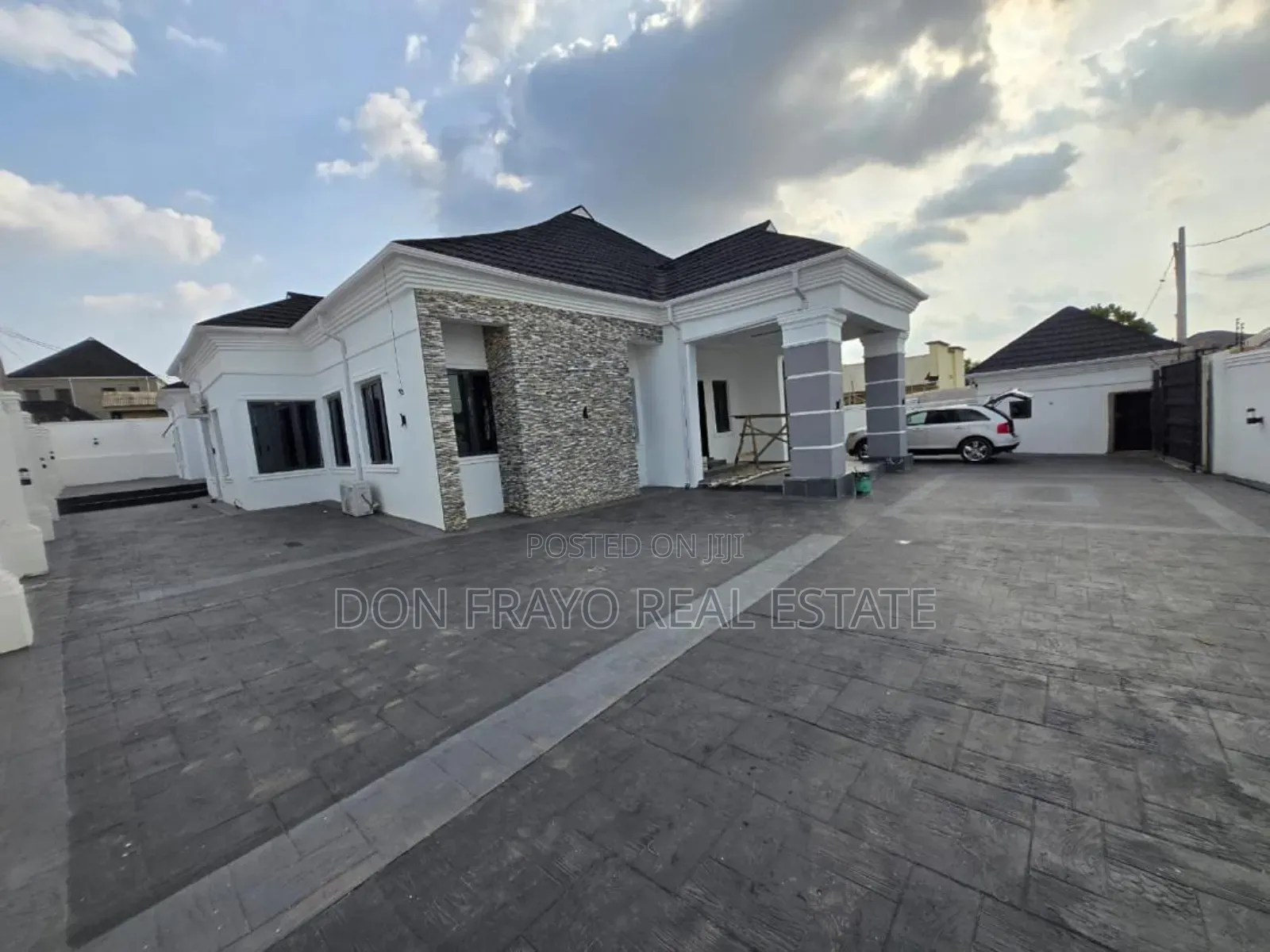 5bdrm Bungalow in Aiyegoro Estate, Akobo for sale in Akobo