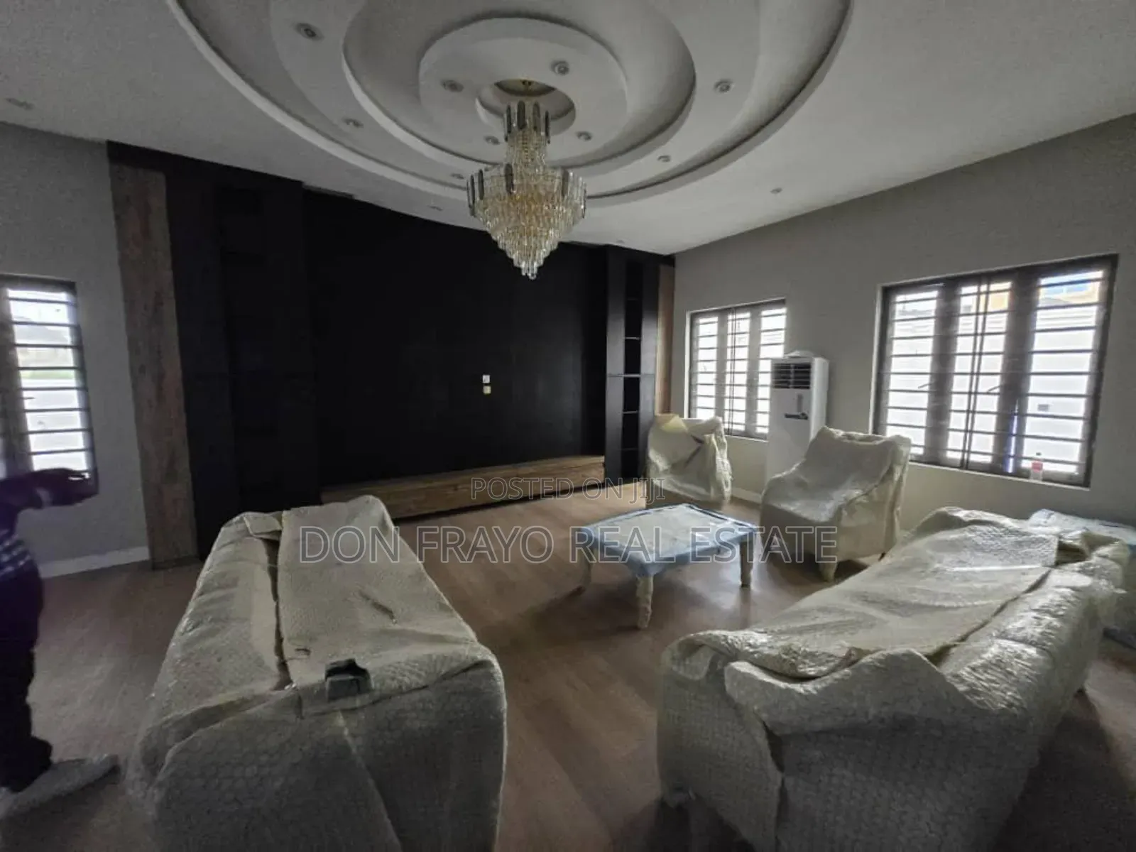 5bdrm Bungalow in Aiyegoro Estate, Akobo for sale in Akobo