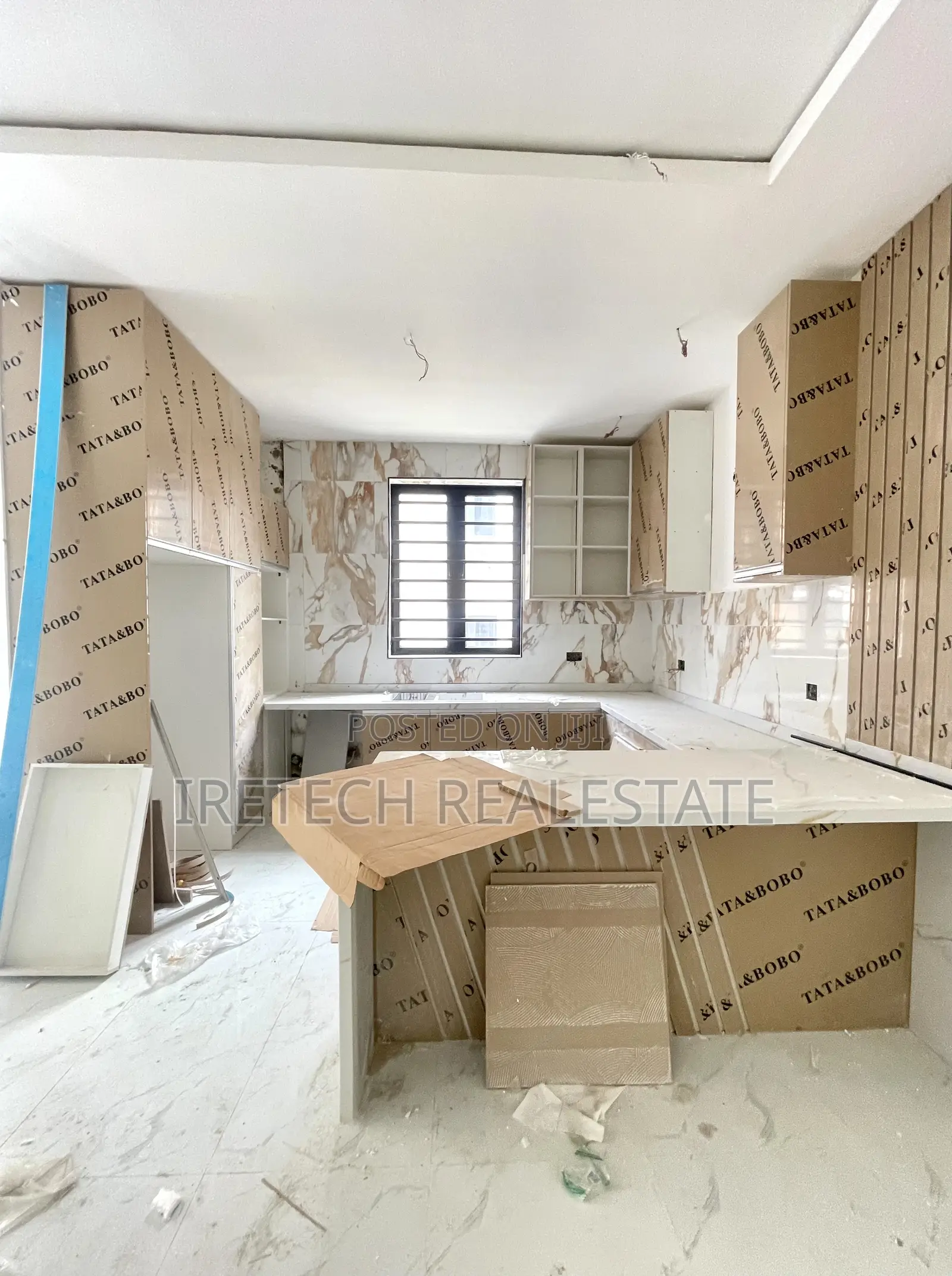 Luxury Serviced 2 Bed With Elevator And Fully Equipped Gym in Lekki