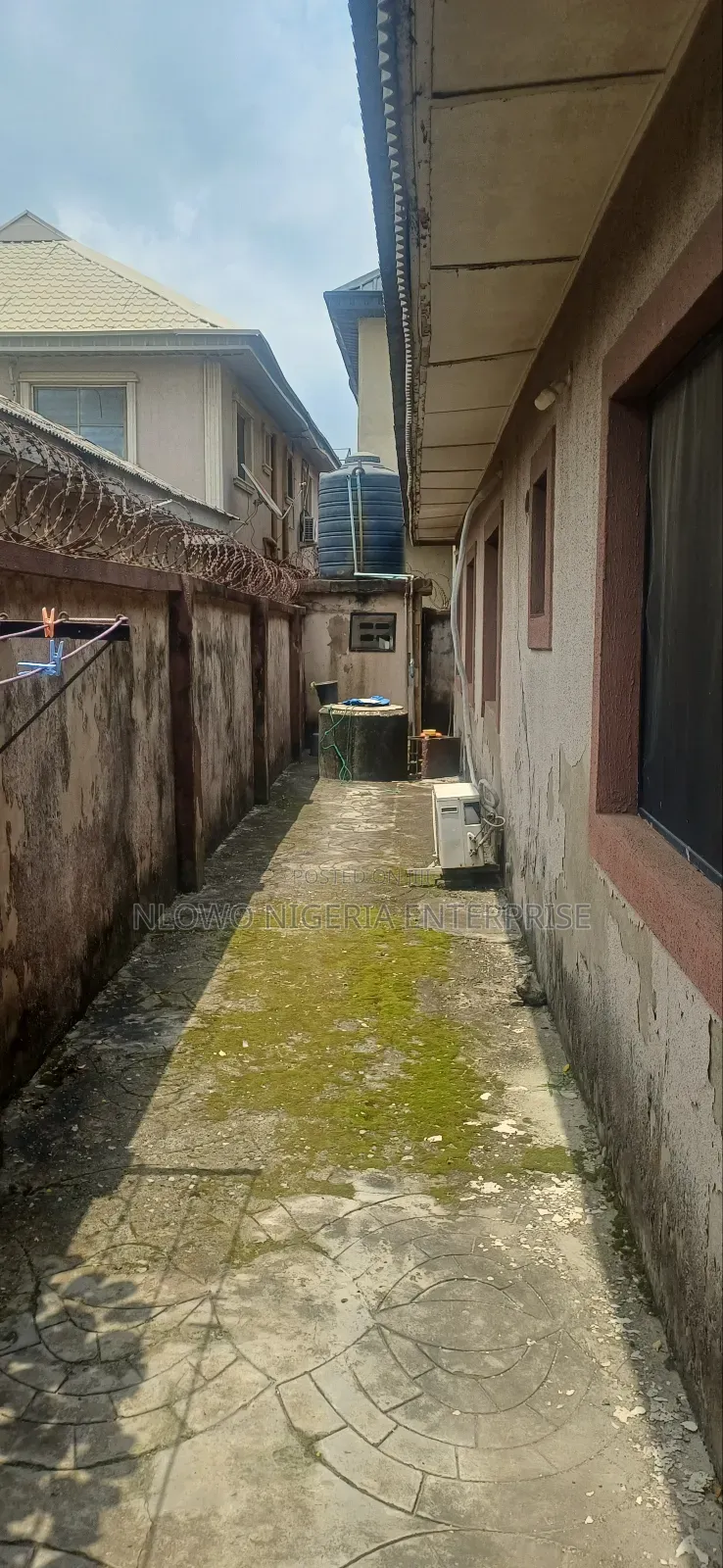 3bdrm Bungalow in Bako Estate, Weigh, Kosofe / Kosofe for sale in Kosofe / Kosofe