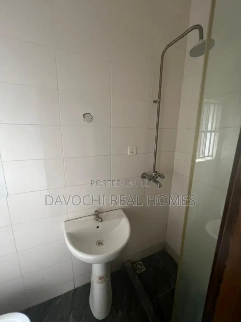2bdrm Apartment in Platinum Way, Osapa for rent in Osapa london