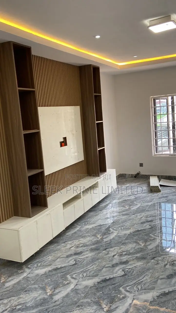 Furnished 4bdrm Duplex in FHA for sale in FHA