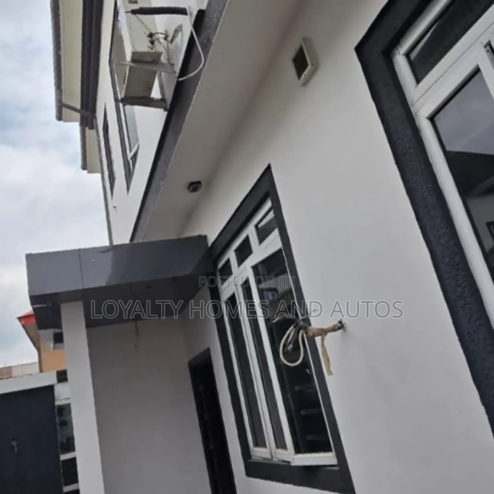 Furnished 3bdrm Duplex in Omole Phase 2 for sale in Omole Phase 2
