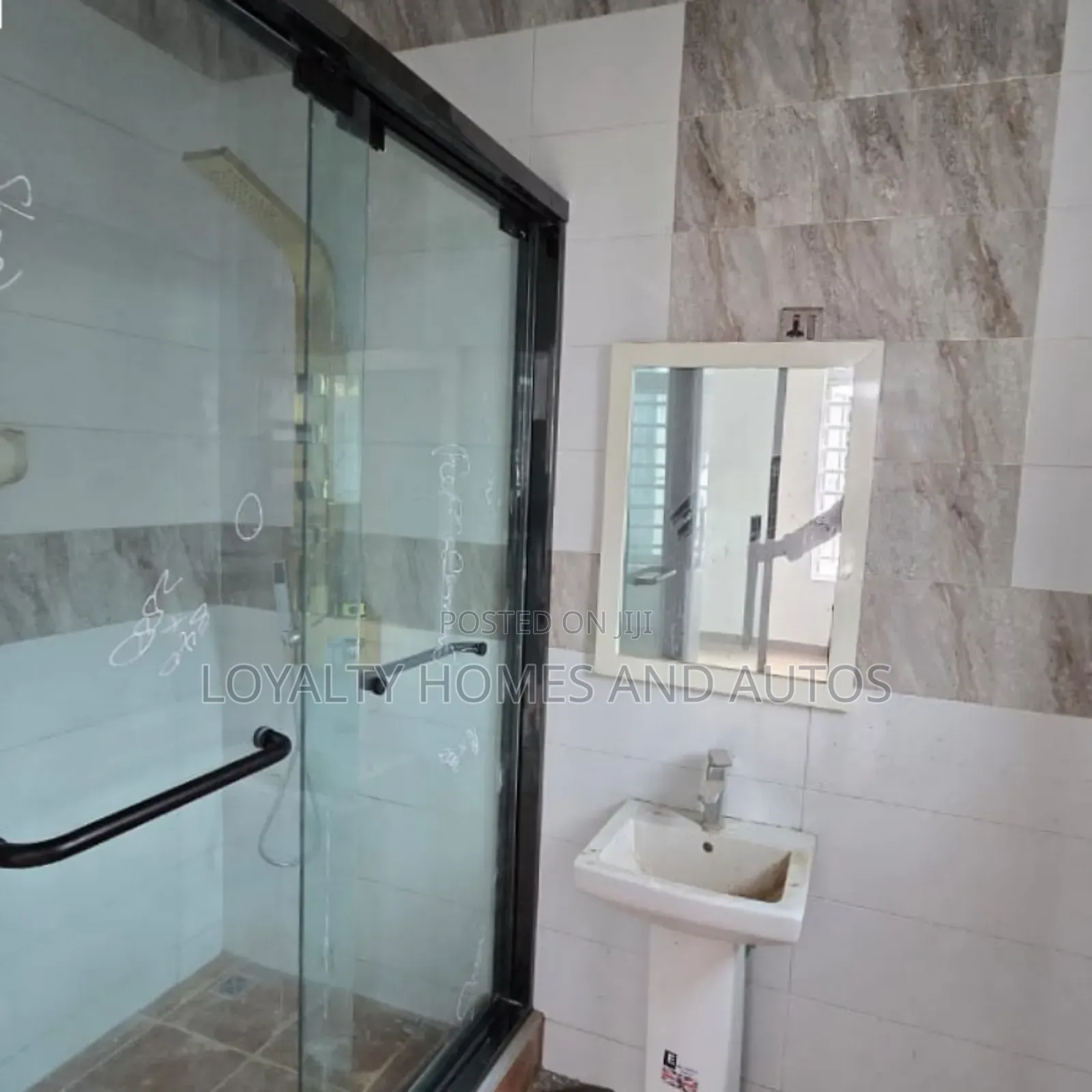 Furnished 3bdrm Duplex in Omole Phase 2 for sale in Omole Phase 2