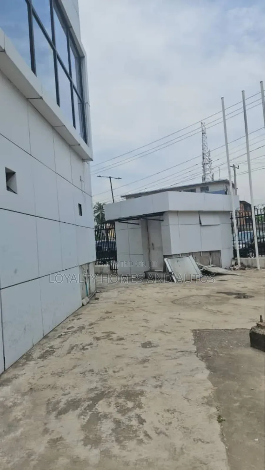 Commercial Property (Old Bank) for Long Lease in Agidingbi