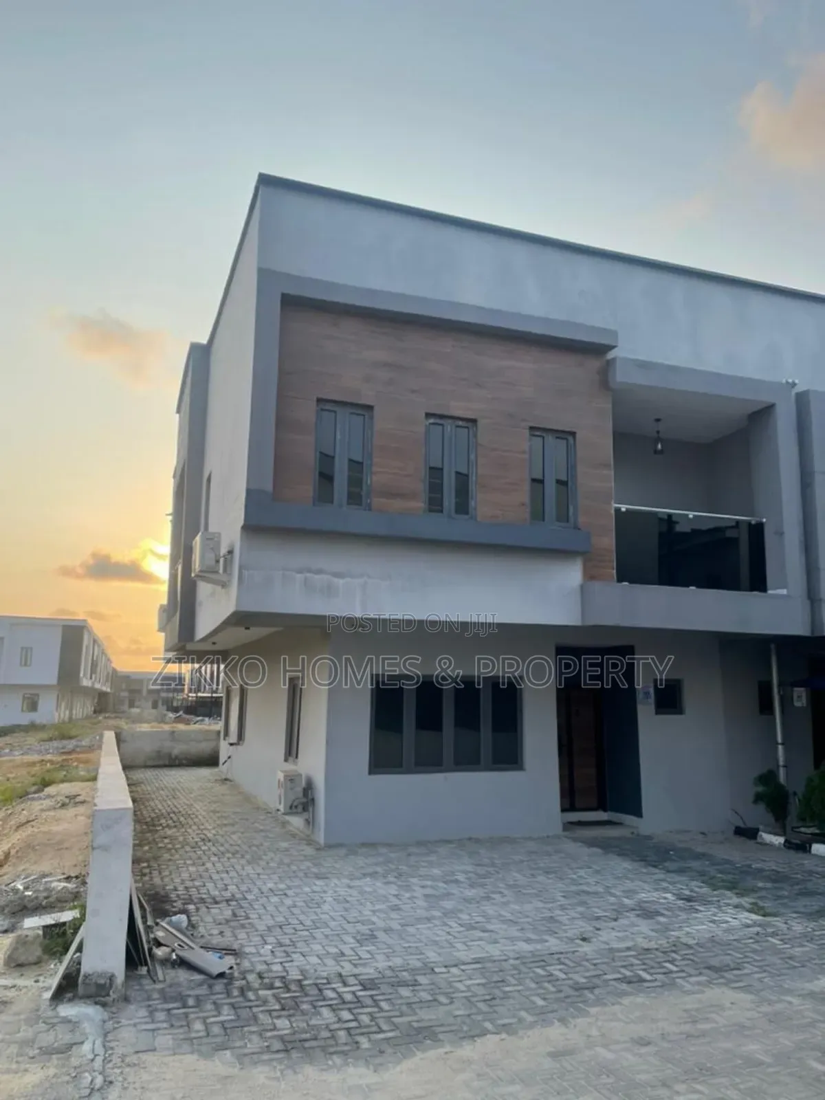 3bdrm Townhouse/Terrace in Boulevard Estate, Lekki for sale in Lekki