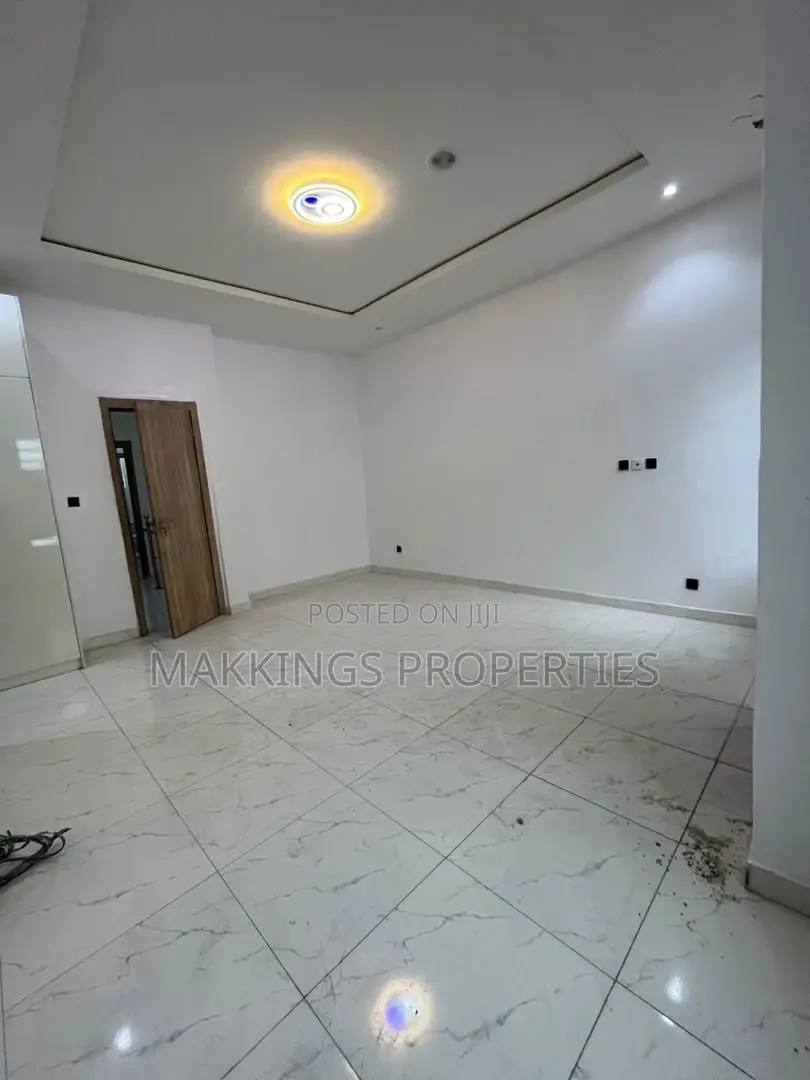 1bdrm Apartment in Alexander Court, Chevron for rent in Chevron