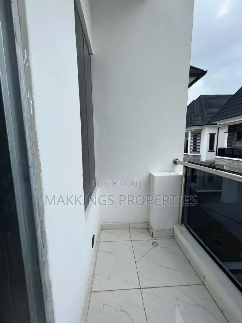 1bdrm Apartment in Alexander Court, Chevron for rent in Chevron