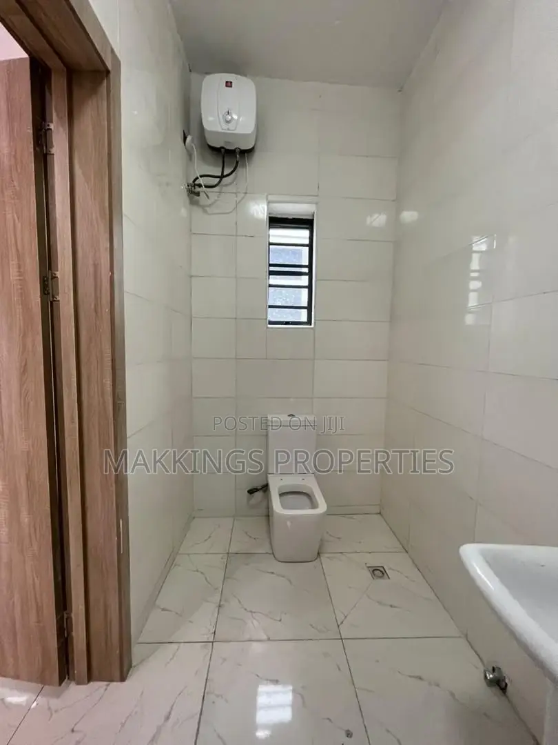 1bdrm Apartment in Alexander Court, Chevron for rent in Chevron