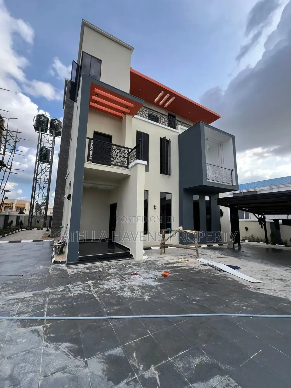 6bdrm Duplex in Apo Resettlement for sale in Apo Resettlement
