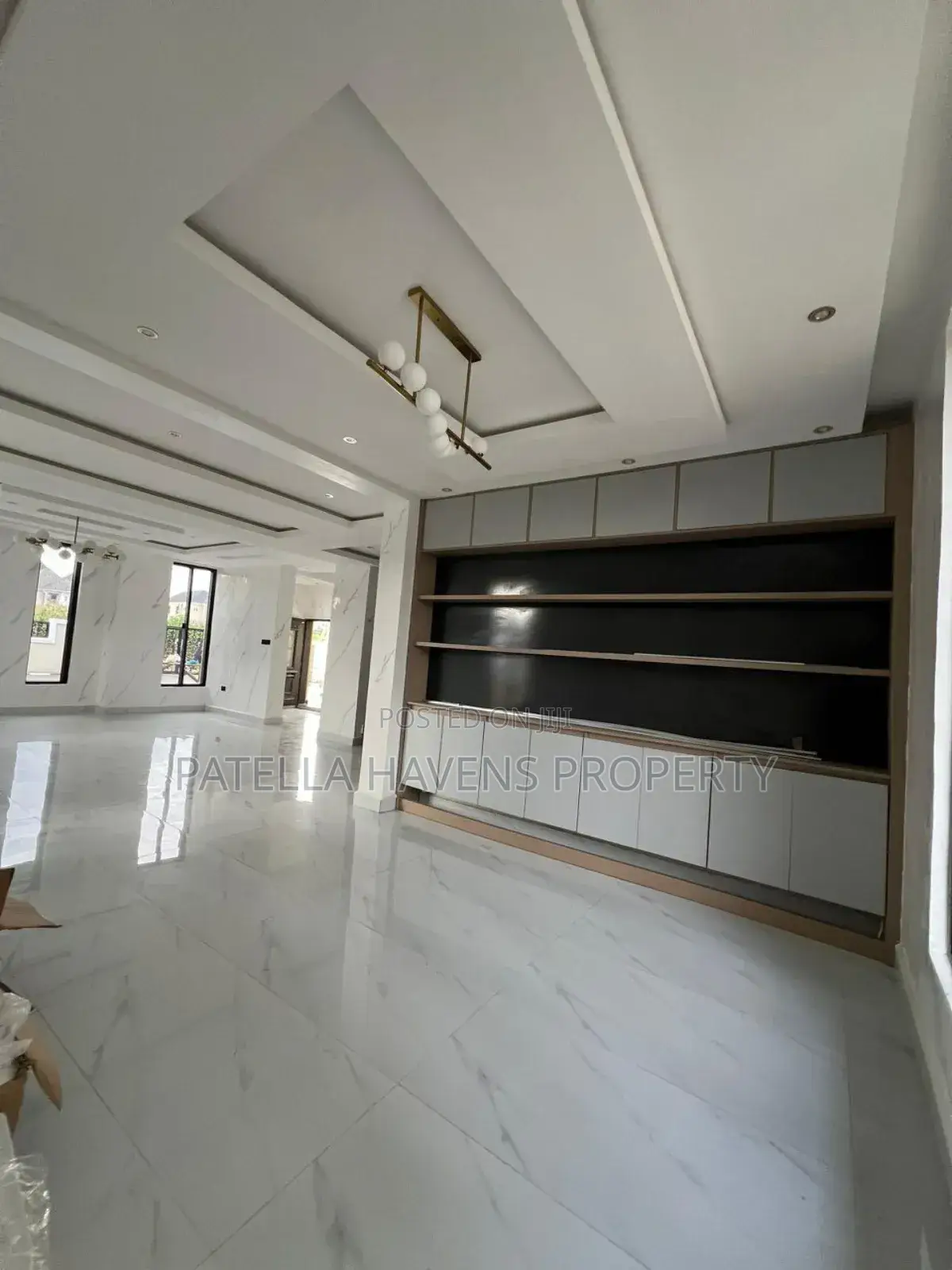 6bdrm Duplex in Apo Resettlement for sale in Apo Resettlement