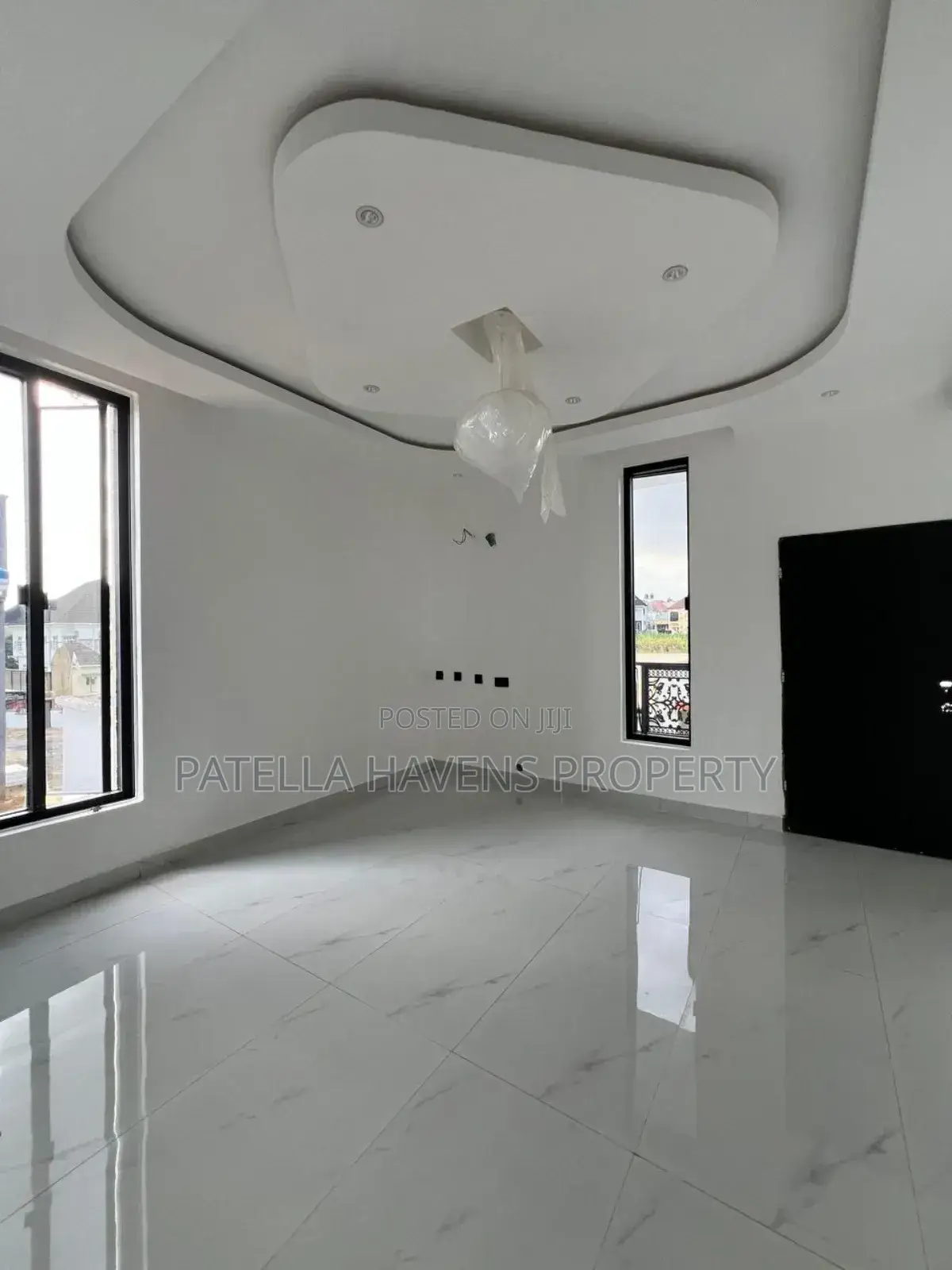 6bdrm Duplex in Apo Resettlement for sale in Apo Resettlement