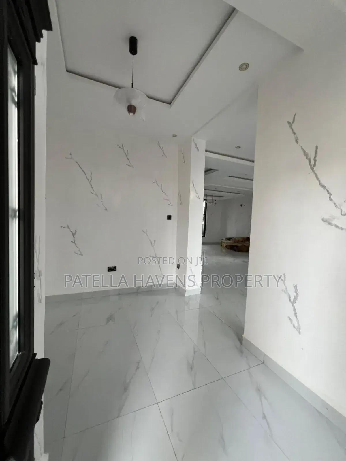6bdrm Duplex in Apo Resettlement for sale in Apo Resettlement