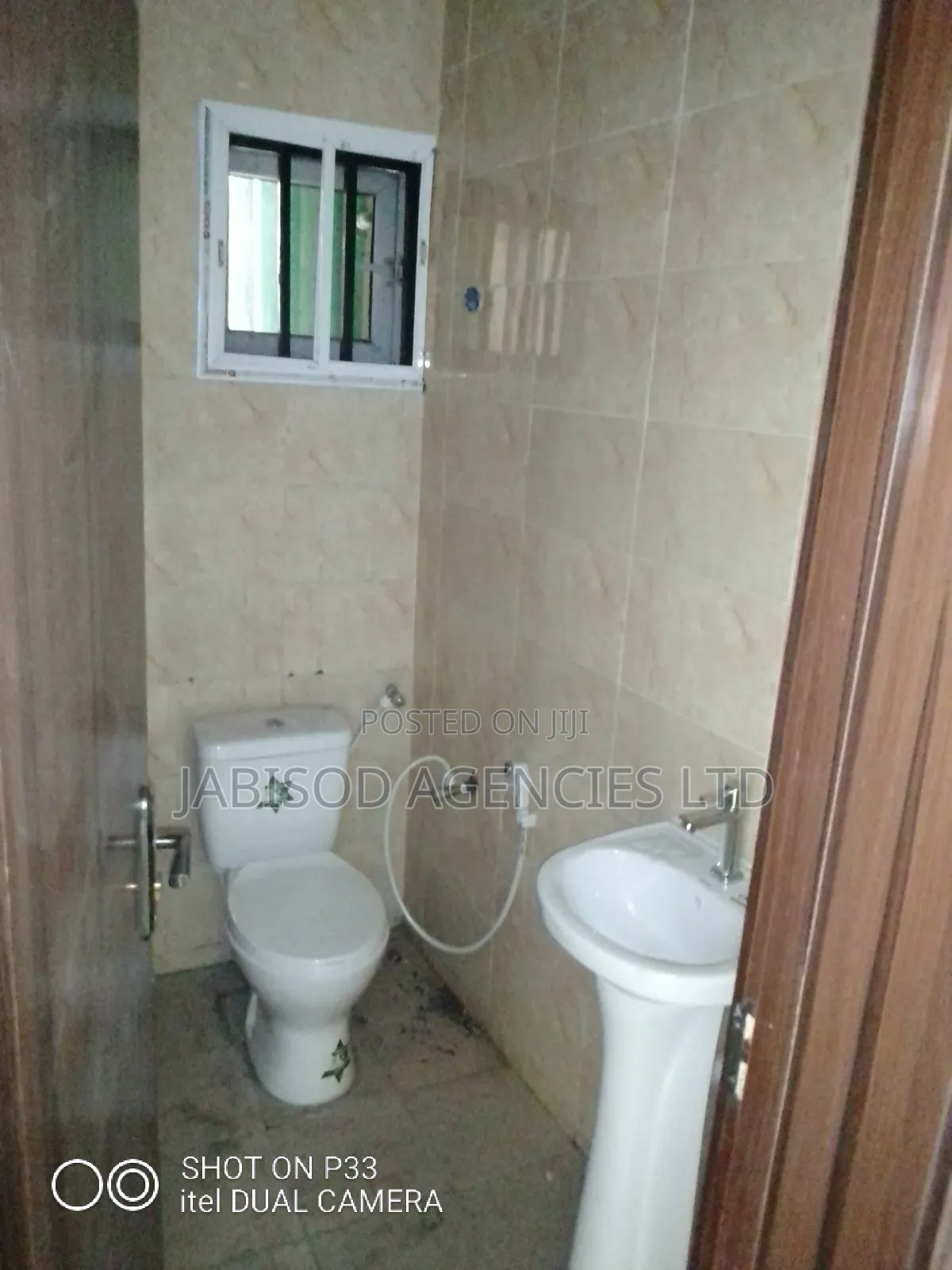 3bdrm Block of Flats in Lagoshoms Brf Estate, Alaka/Iponri for sale in Alaka/Iponri