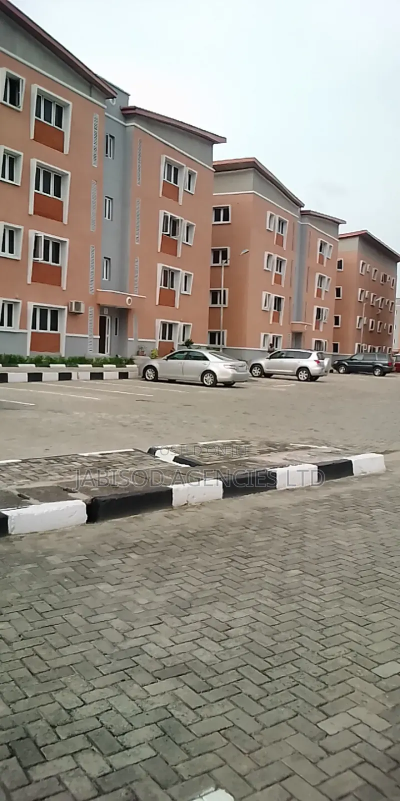 3bdrm Block of Flats in Lagoshoms Brf Estate, Alaka/Iponri for sale in Alaka/Iponri