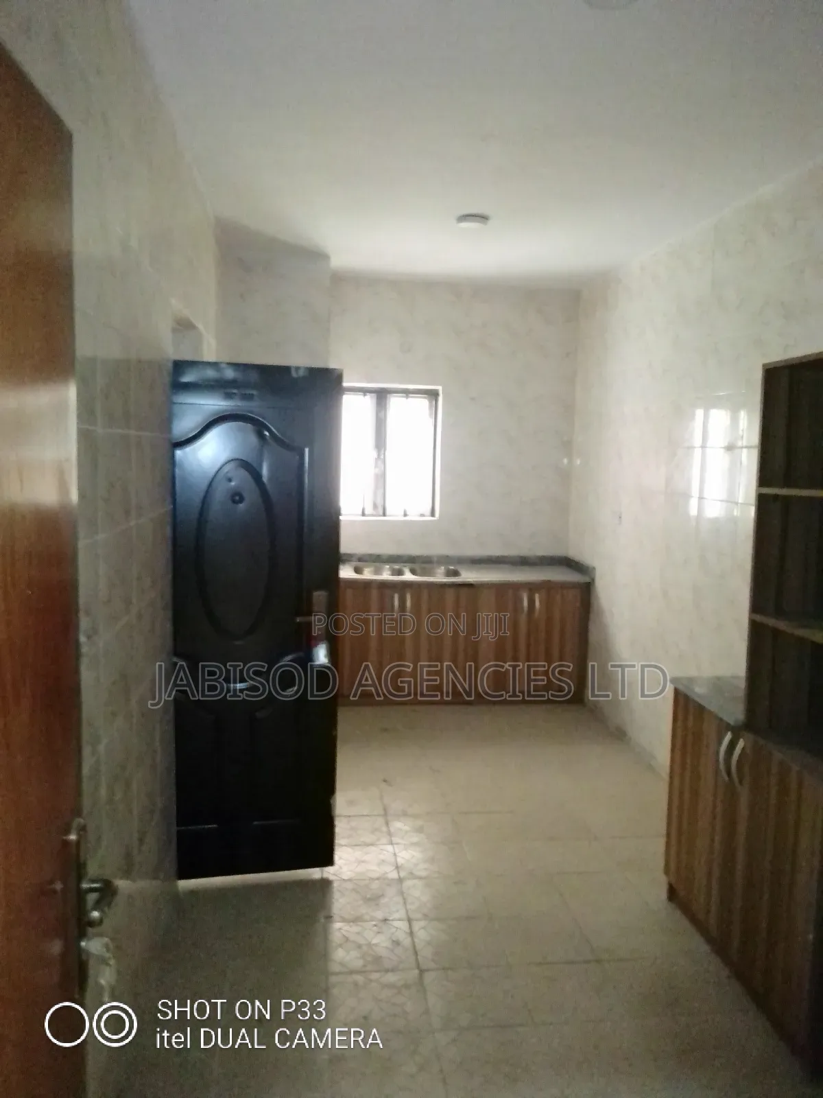 3bdrm Block of Flats in Lagoshoms Brf Estate, Alaka/Iponri for sale in Alaka/Iponri