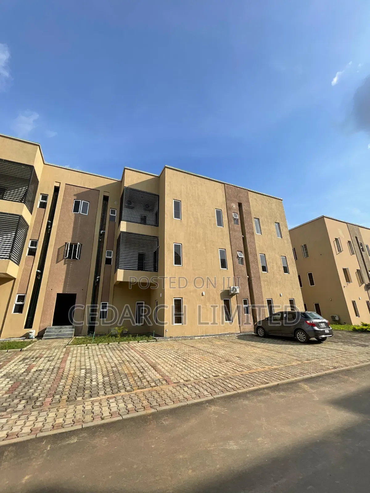 6bdrm House in Lugbe District for sale in Lugbe District