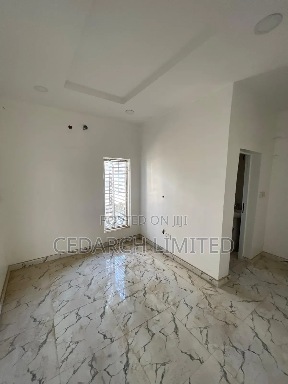 6bdrm House in Lugbe District for sale in Lugbe District
