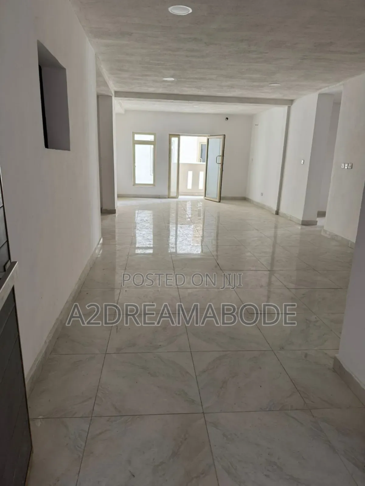 2bdrm Apartment in Lekki Phase 1 for rent in Lekki