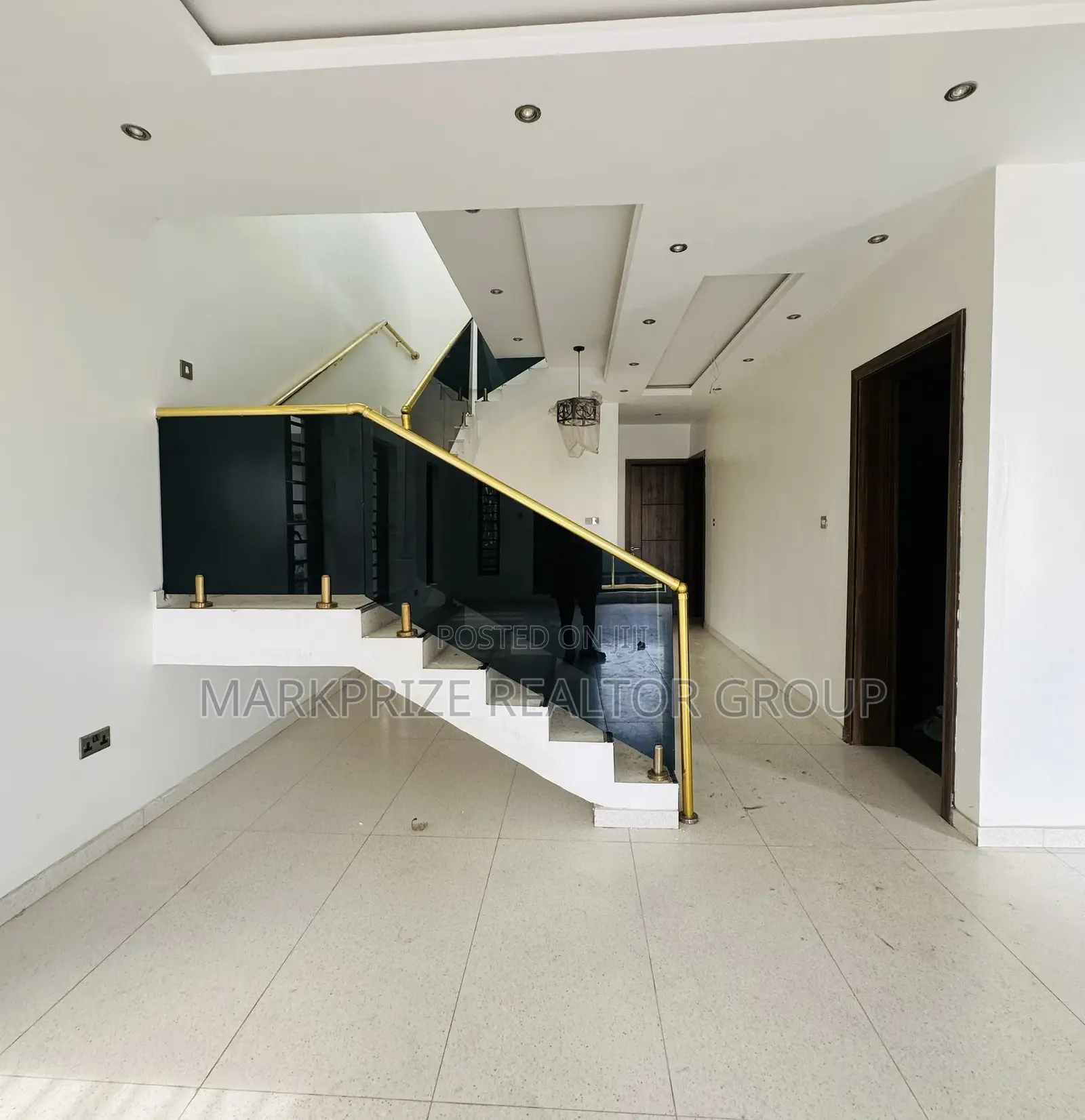 4bdrm Duplex in Magodo Phase 2 Lagos for sale in Magodo