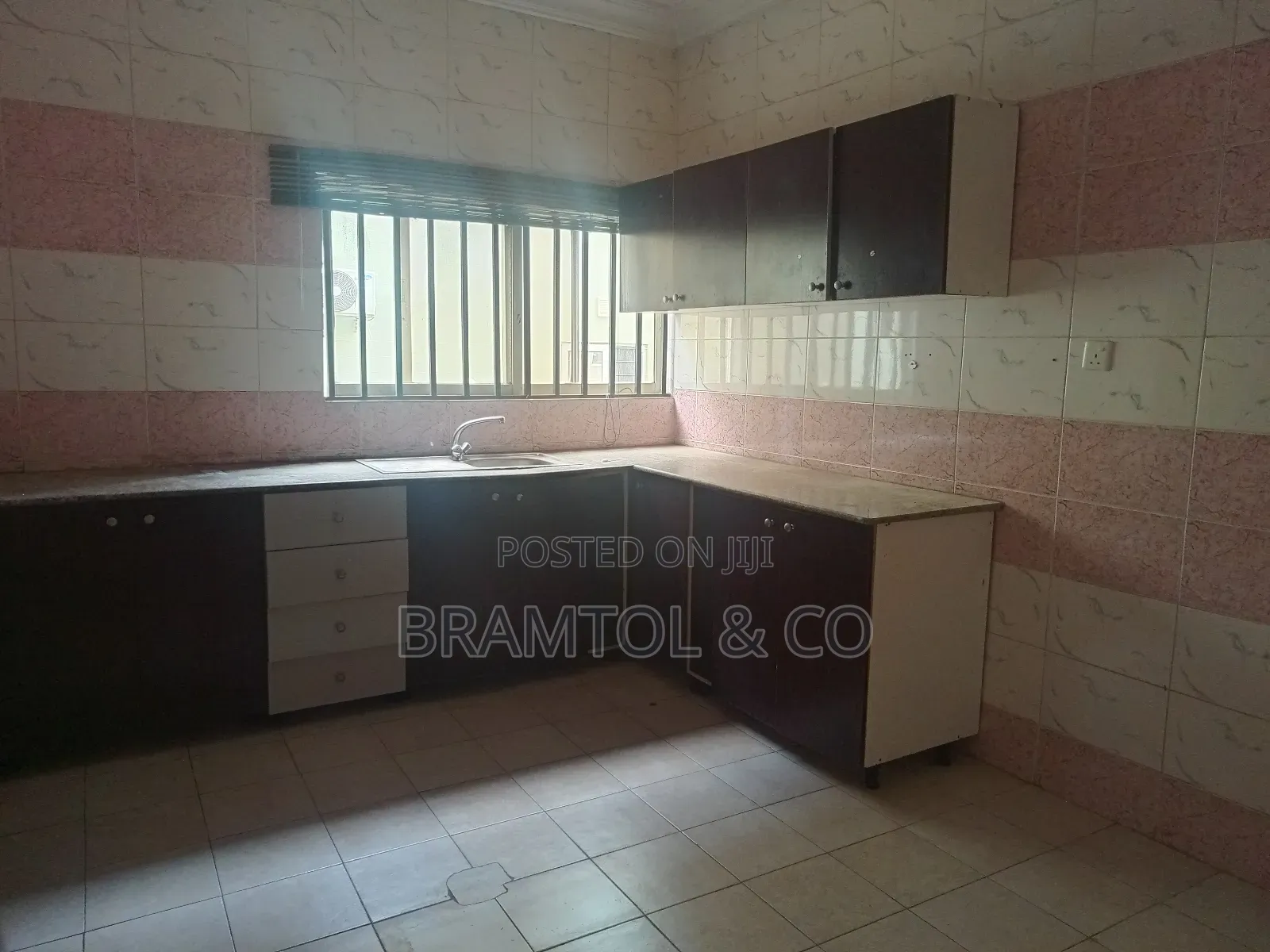 2bdrm Block of Flats in Plus Bq, Wuse 2 for rent in Wuse 2