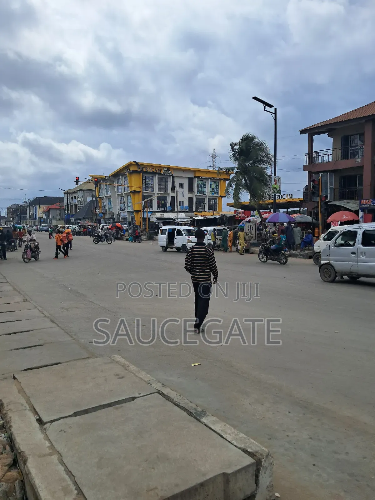 9bdrm Duplex in Prototype Estate for sale in Satellite Town