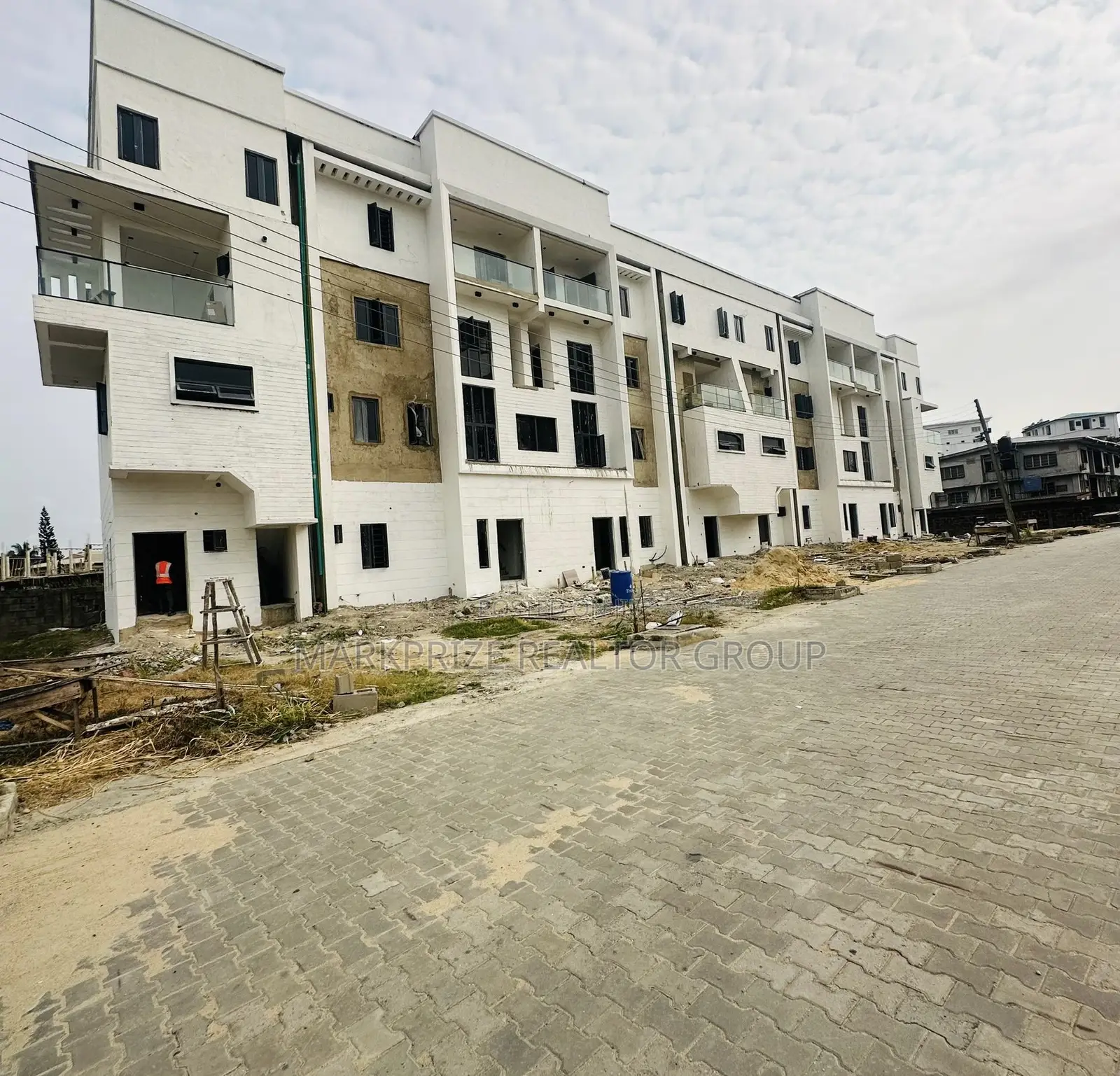 4bdrm Maisonette in Opebi Ikeja Lagos for sale in Opebi