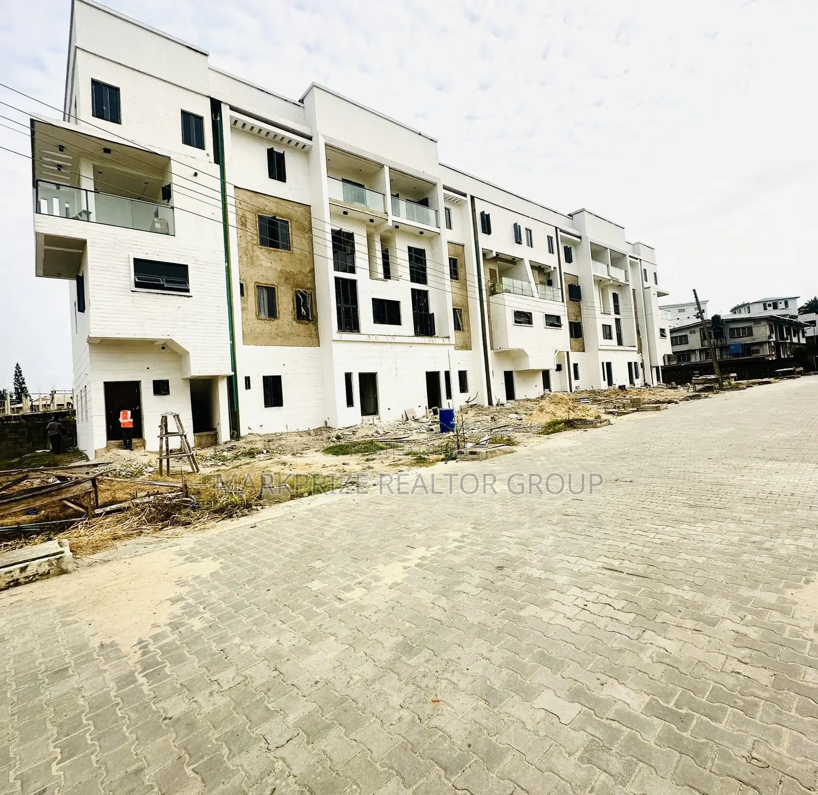 4bdrm Maisonette in Opebi Ikeja Lagos for sale in Opebi