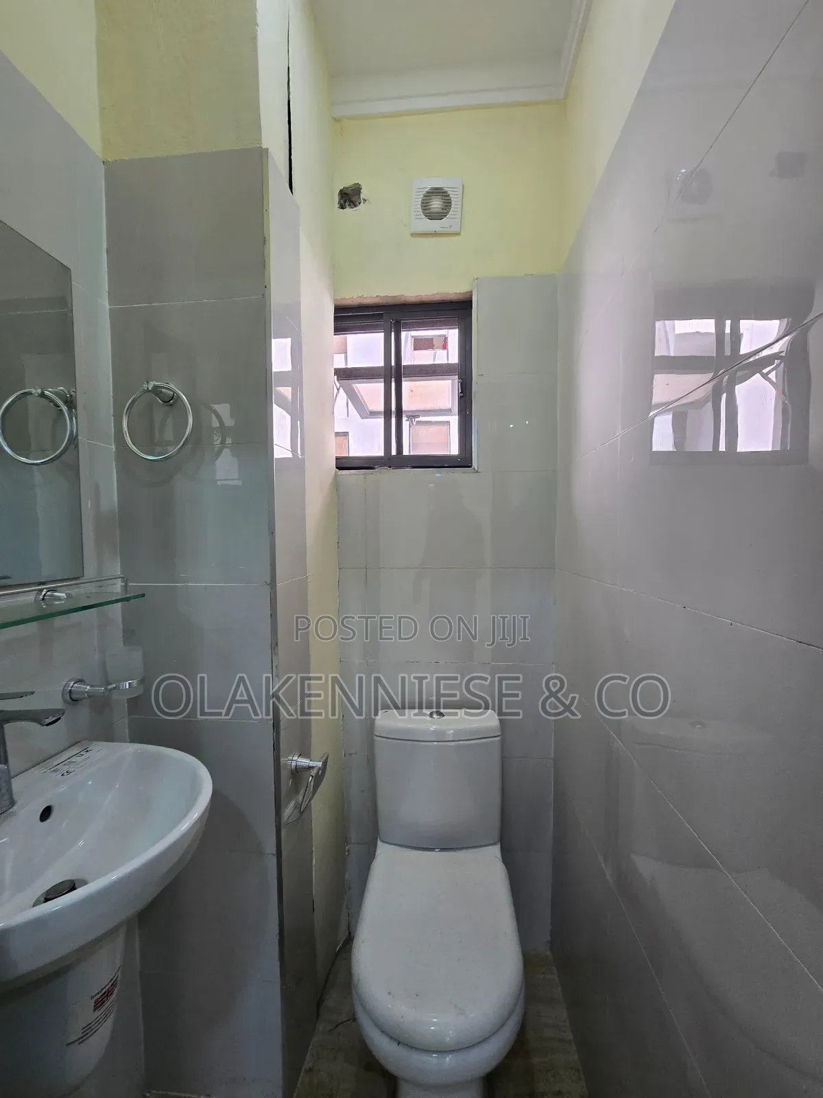 2bdrm Block of Flats in Eric Moore Heights, Bode Thomas for sale in Bode Thomas