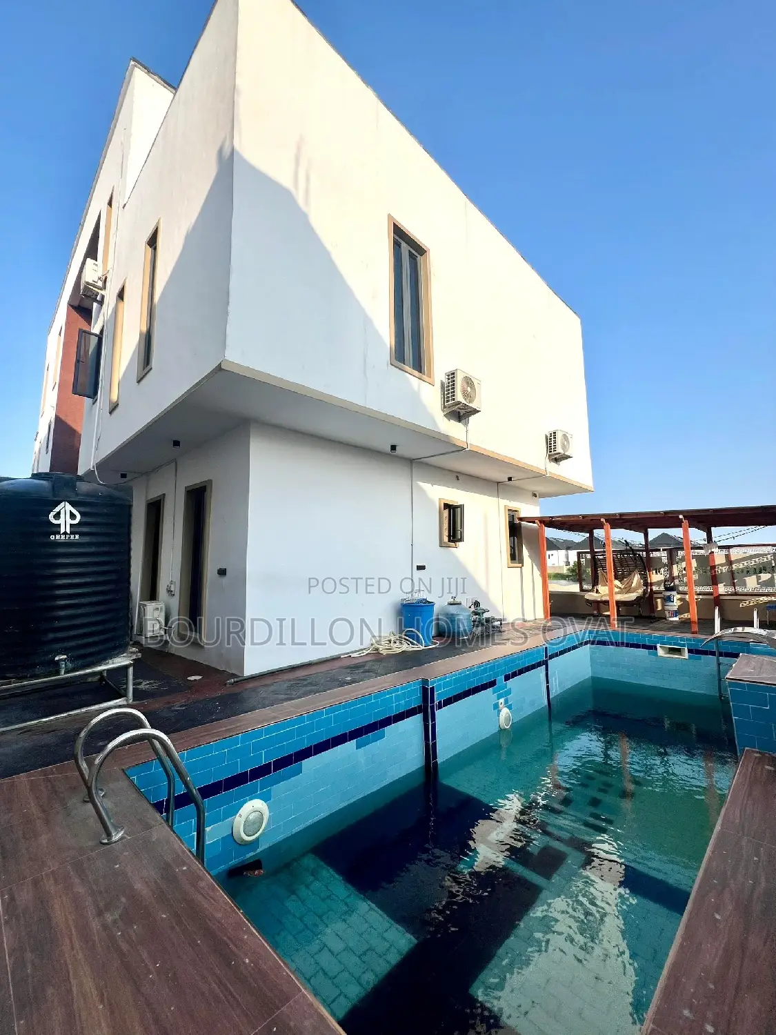 5bdrm Duplex in Ikota for sale in Ikota