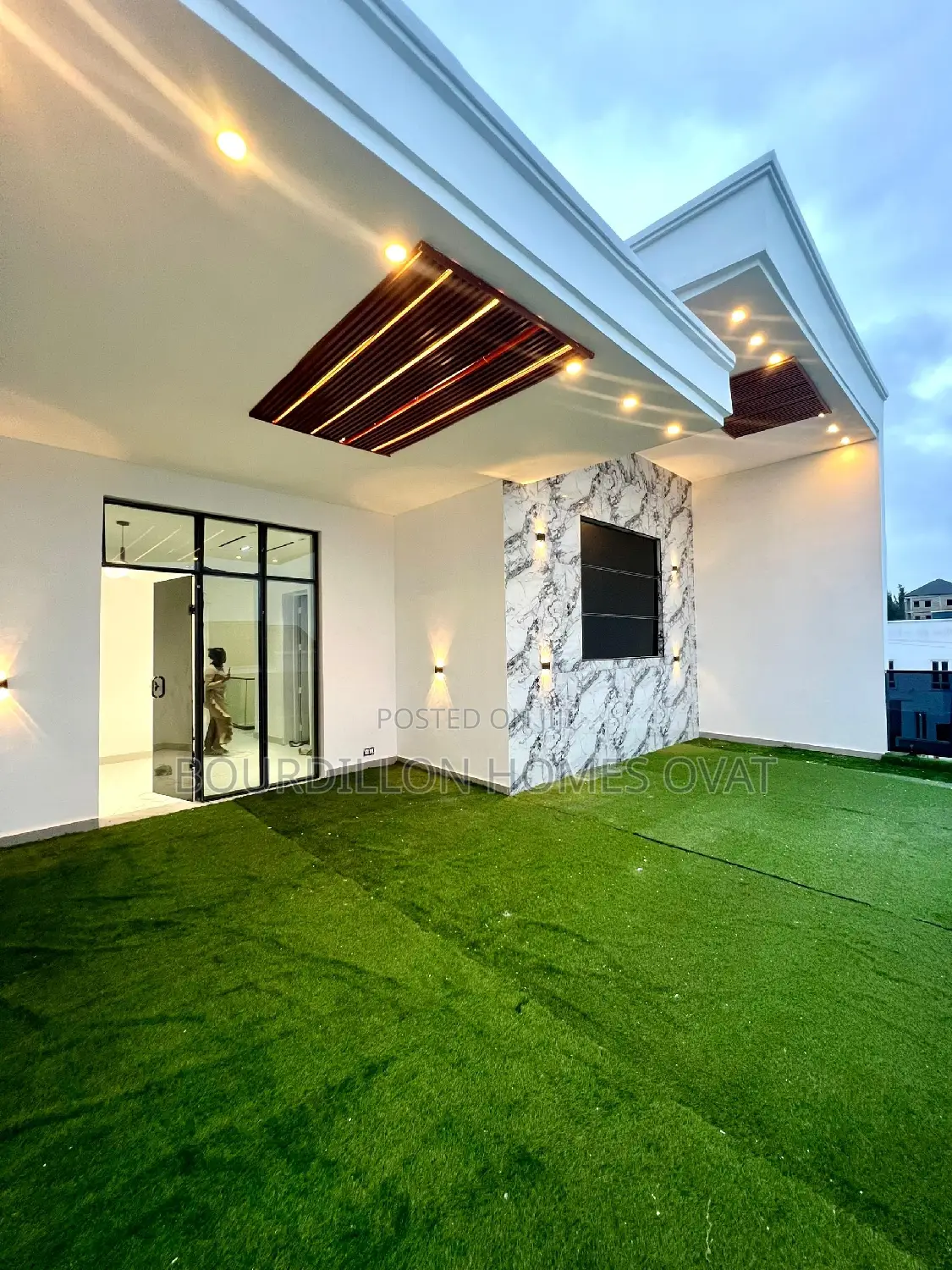 5bdrm Duplex in Ikota for sale in Ikota