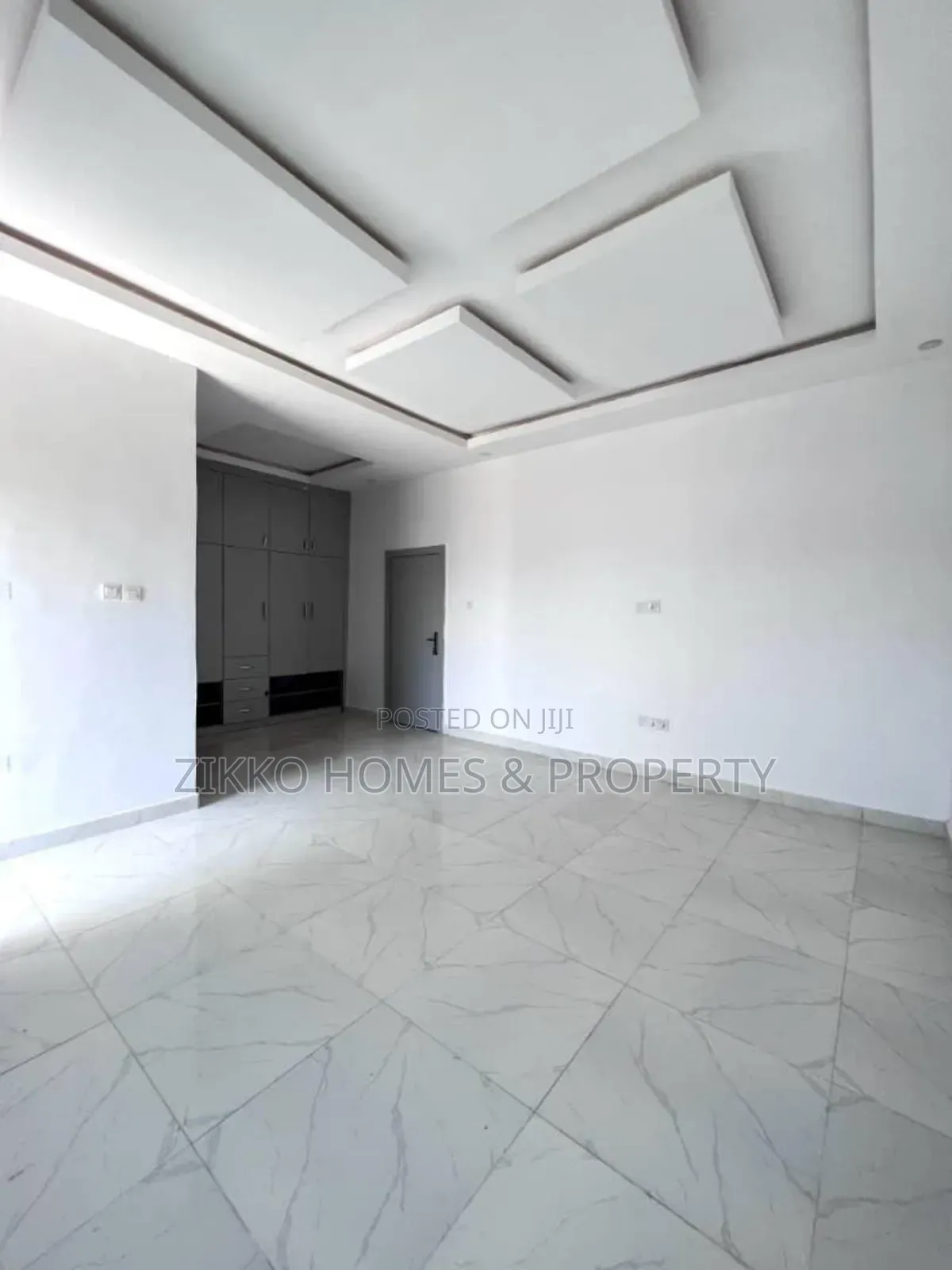 6bdrm Townhouse/Terrace in Orchid Road, Lekki for sale in Lekki