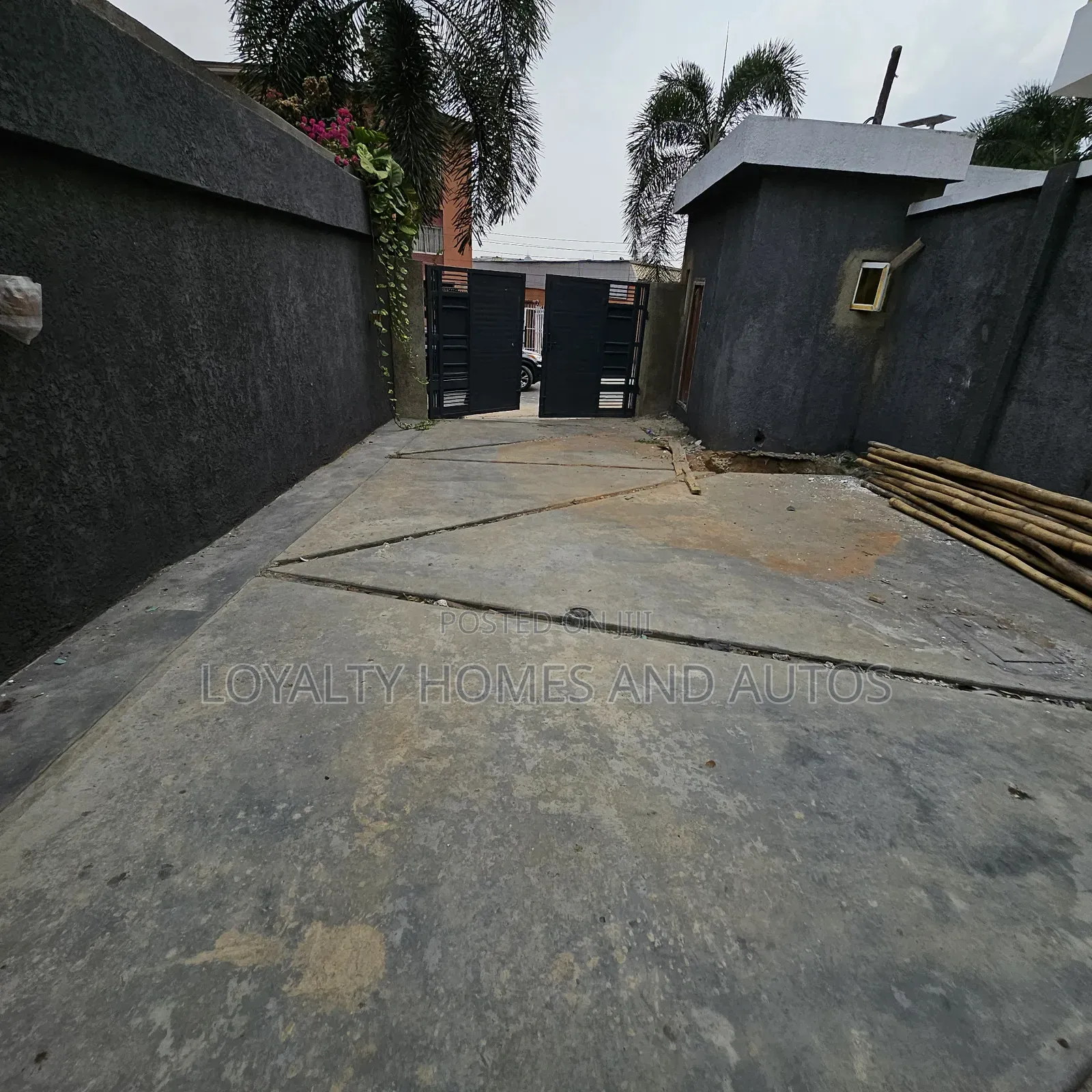 5bdrm Duplex in Opebi Ikeja Lagos for sale in Opebi