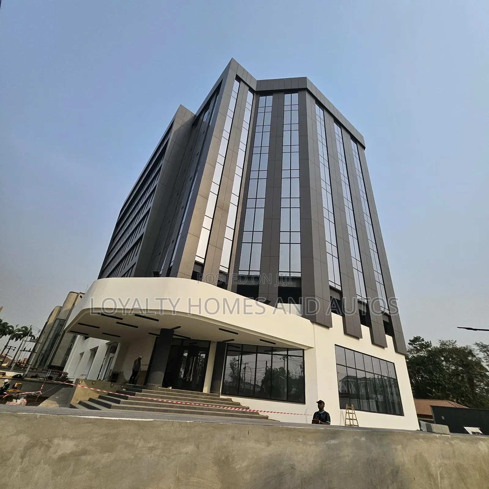Commercial Office Space Measuring 1000 SQM in Newly Built Ficility in Mobolaji Bank Anthony Way