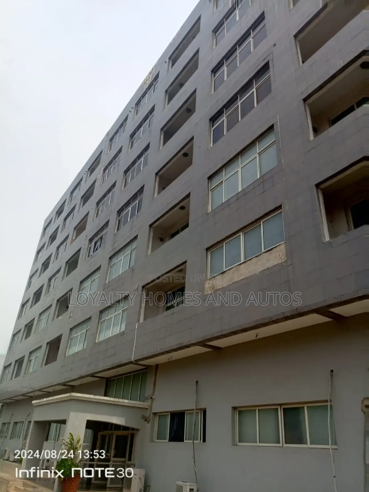 Commercial Property on 7 Floors Total of 7000 SQM at Victoria Island in Victoria Island