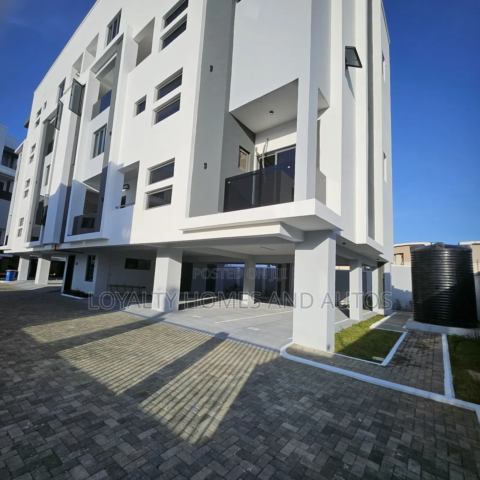 4bdrm Maisonette in Surulere Lagos for sale in Surulere