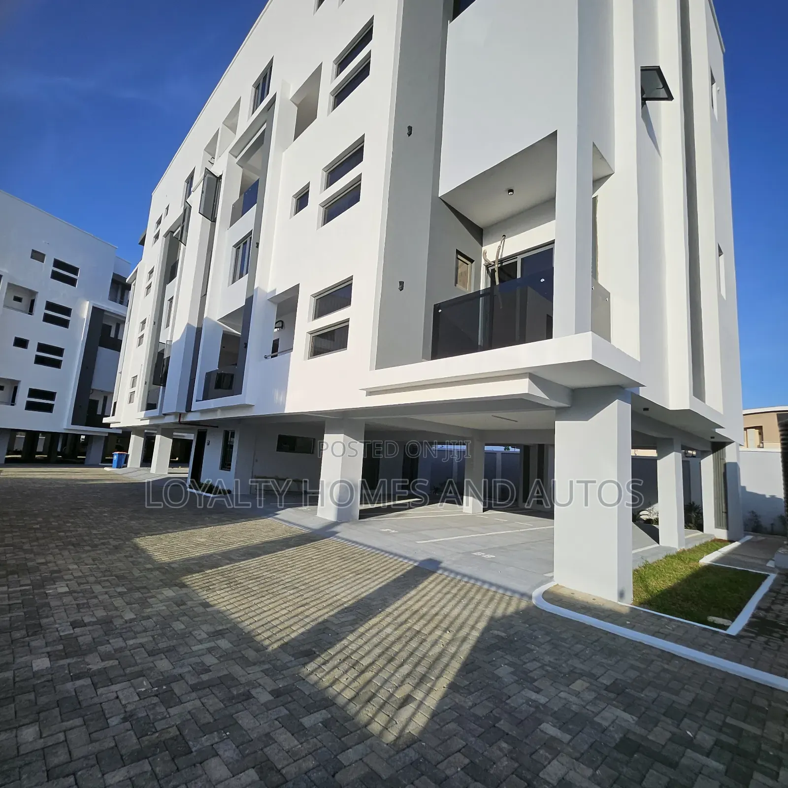 4bdrm Maisonette in Surulere Lagos for sale in Surulere