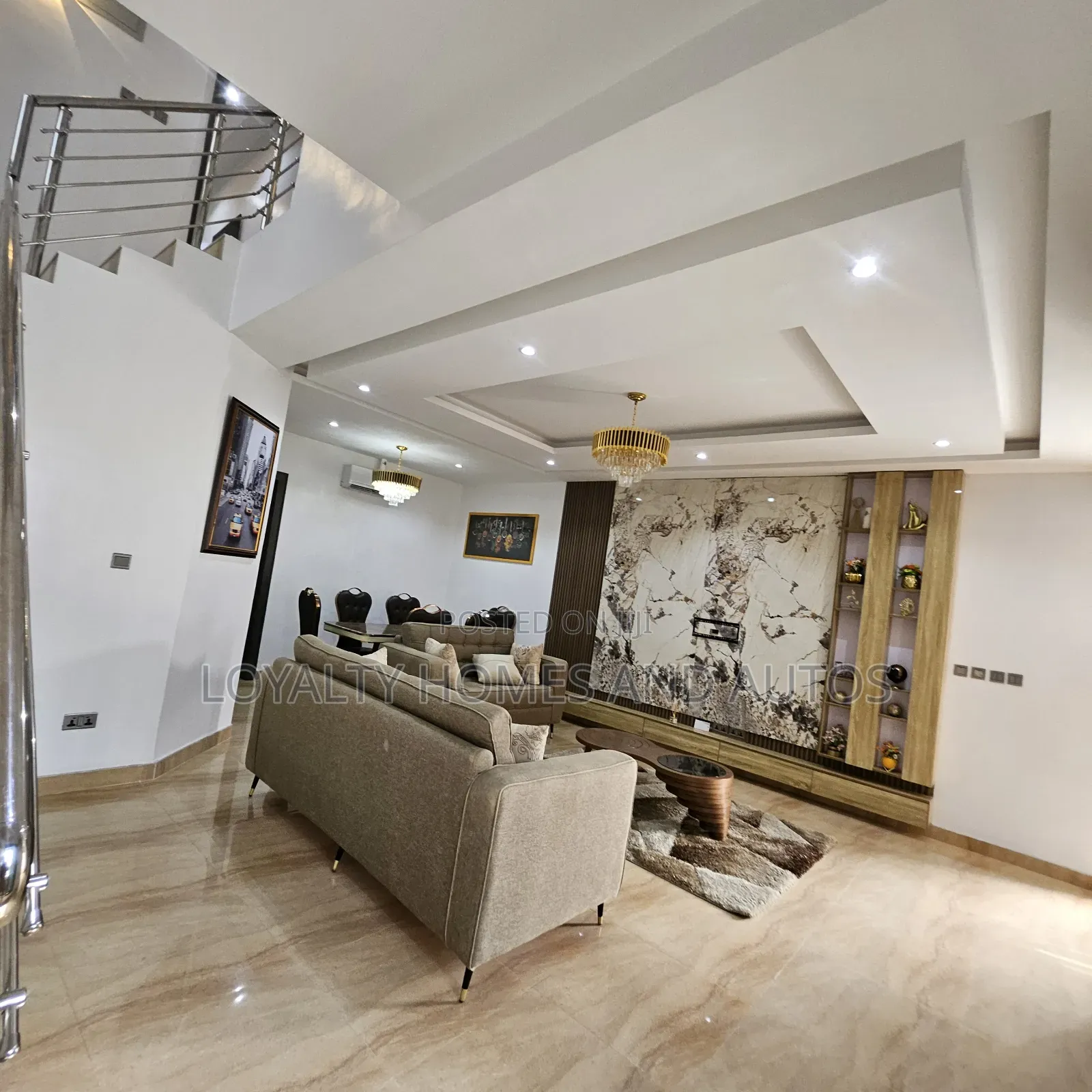 4bdrm Maisonette in Surulere Lagos for sale in Surulere
