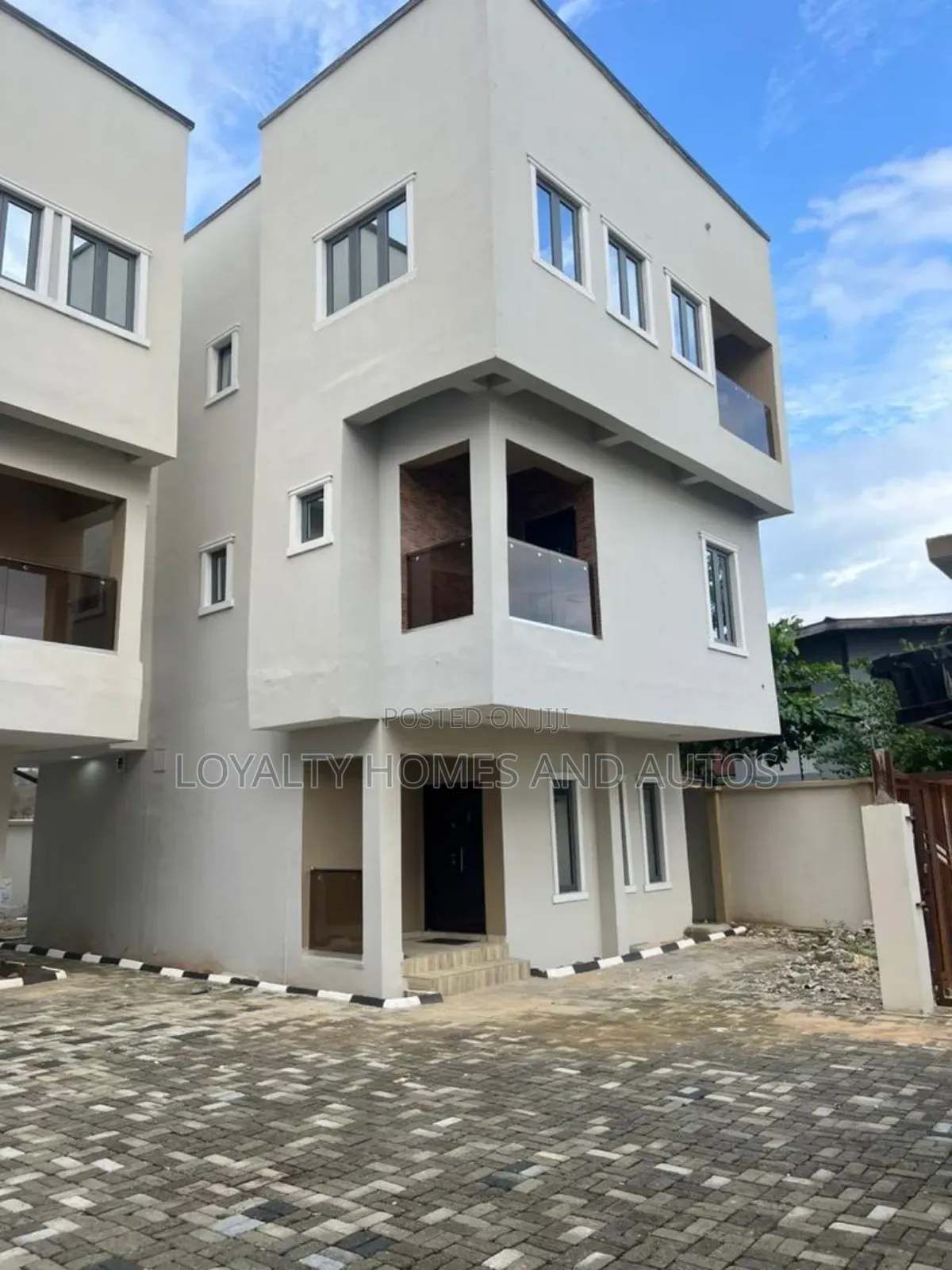 4bdrm Duplex in Gbagada Lagos for sale in Gbagada