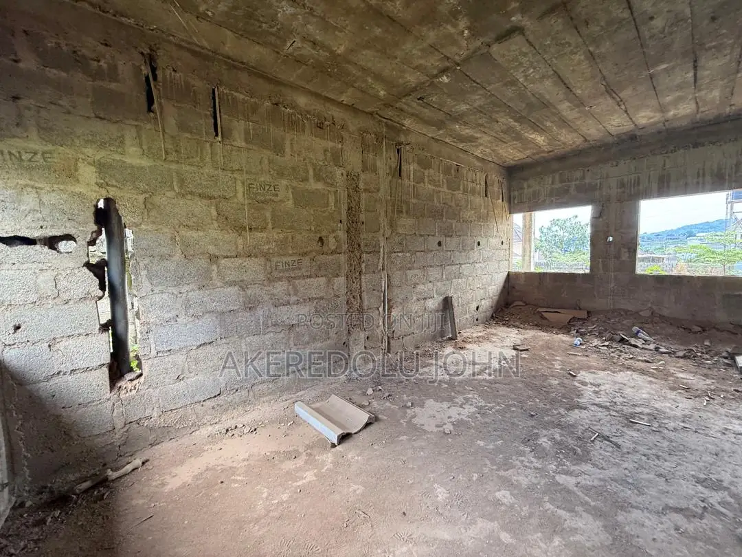 3bdrm Duplex in Life Camp for sale in Life Camp