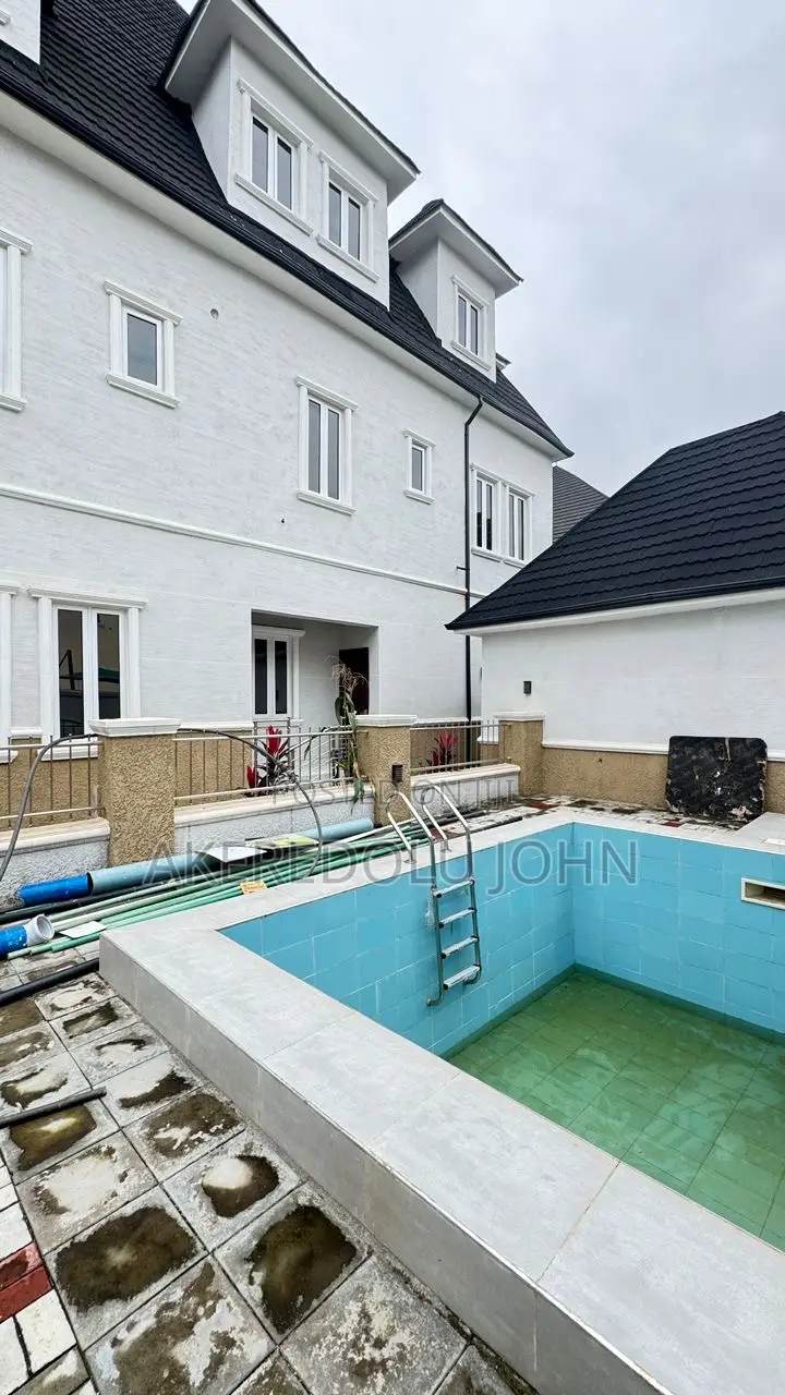 7bdrm Duplex in Karsana for sale in Karsana