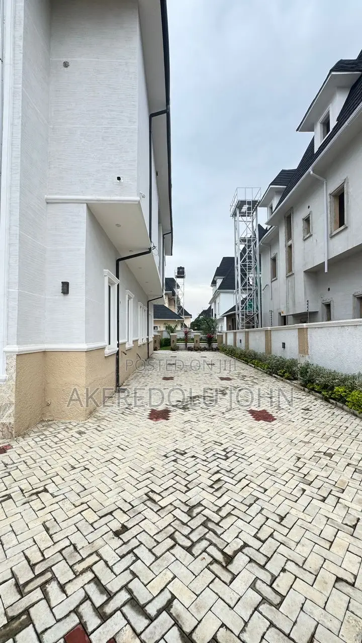 7bdrm Duplex in Karsana for sale in Karsana