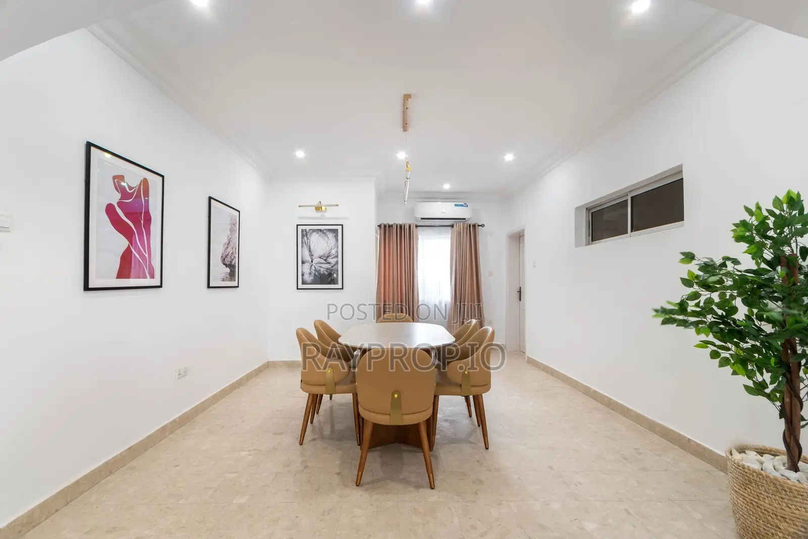 169879wt - Cozy 4 Bedroom Shortlet in Lekki Phase 1 in Lekki Phase 1