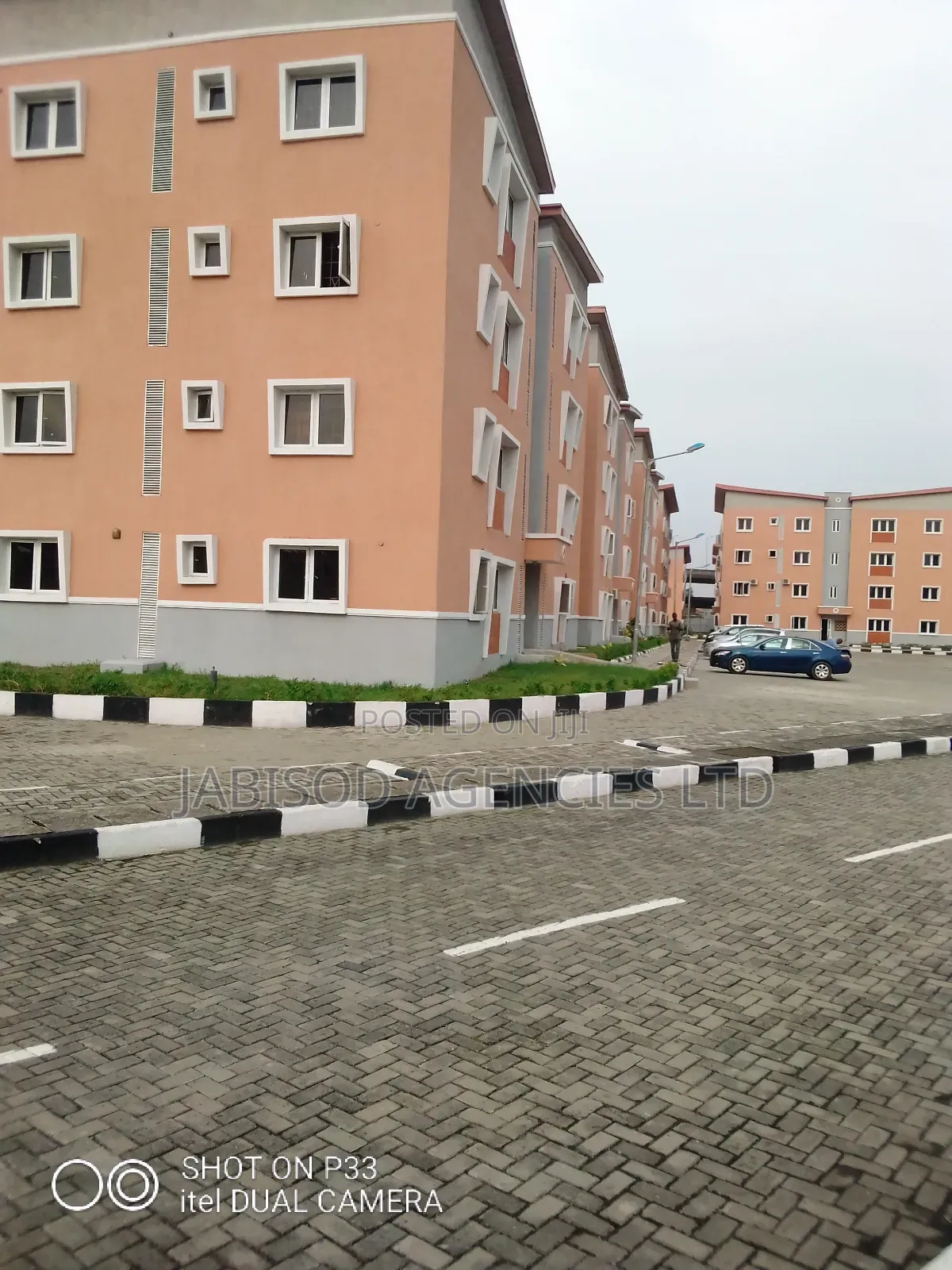 2bdrm Block of Flats in Lagoshoms Brf Estate, Alaka/Iponri for sale in Alaka/Iponri
