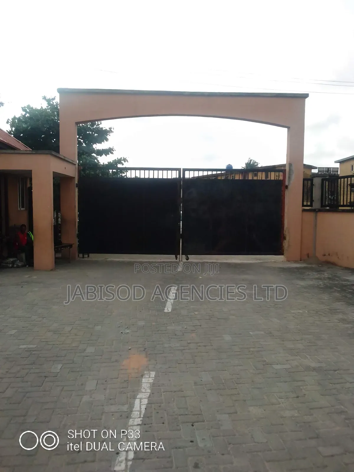 2bdrm Block of Flats in Lagoshoms Brf Estate, Alaka/Iponri for sale in Alaka/Iponri